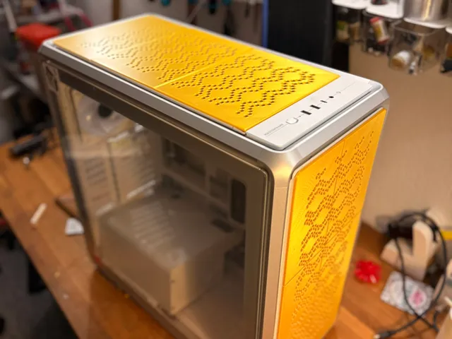 CoolerMaster-MasterFrame 600-Holey