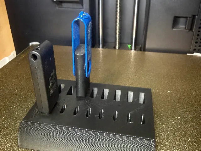 USB & USB-C Holder