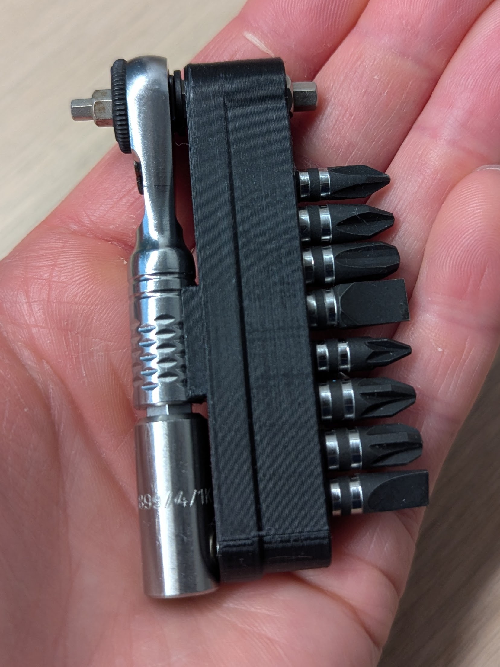 711L Mini Ratchet and Magnetic Hex Bit Holder