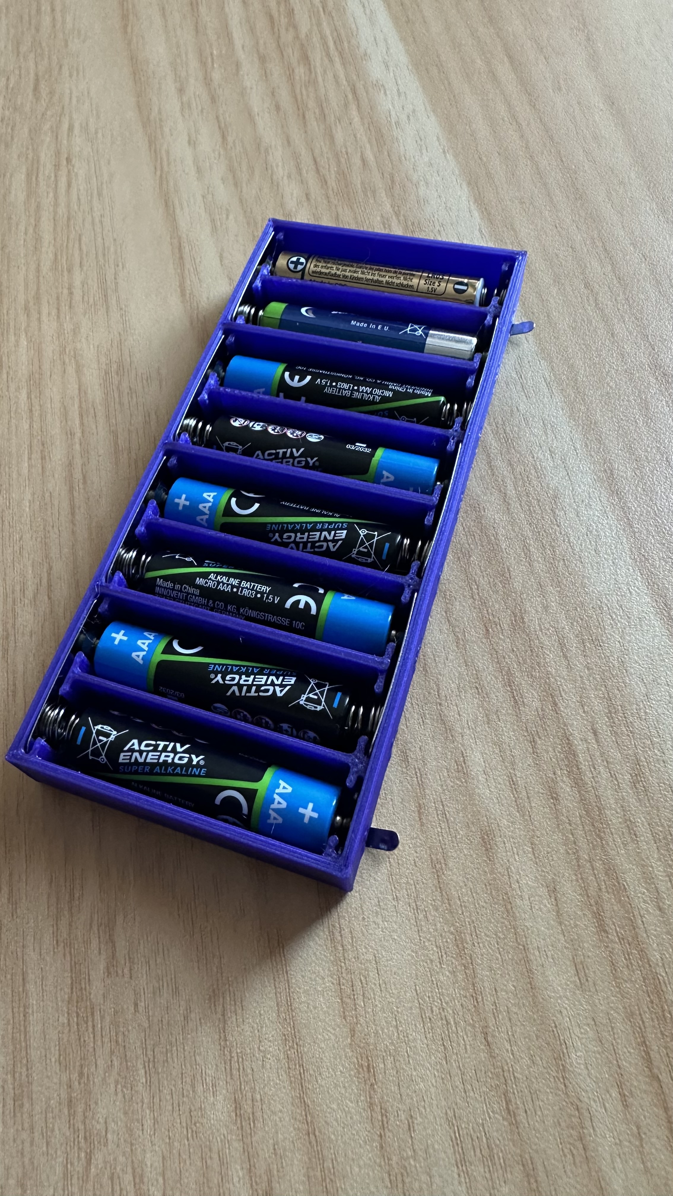 AAA battery holder x8 for 12V output