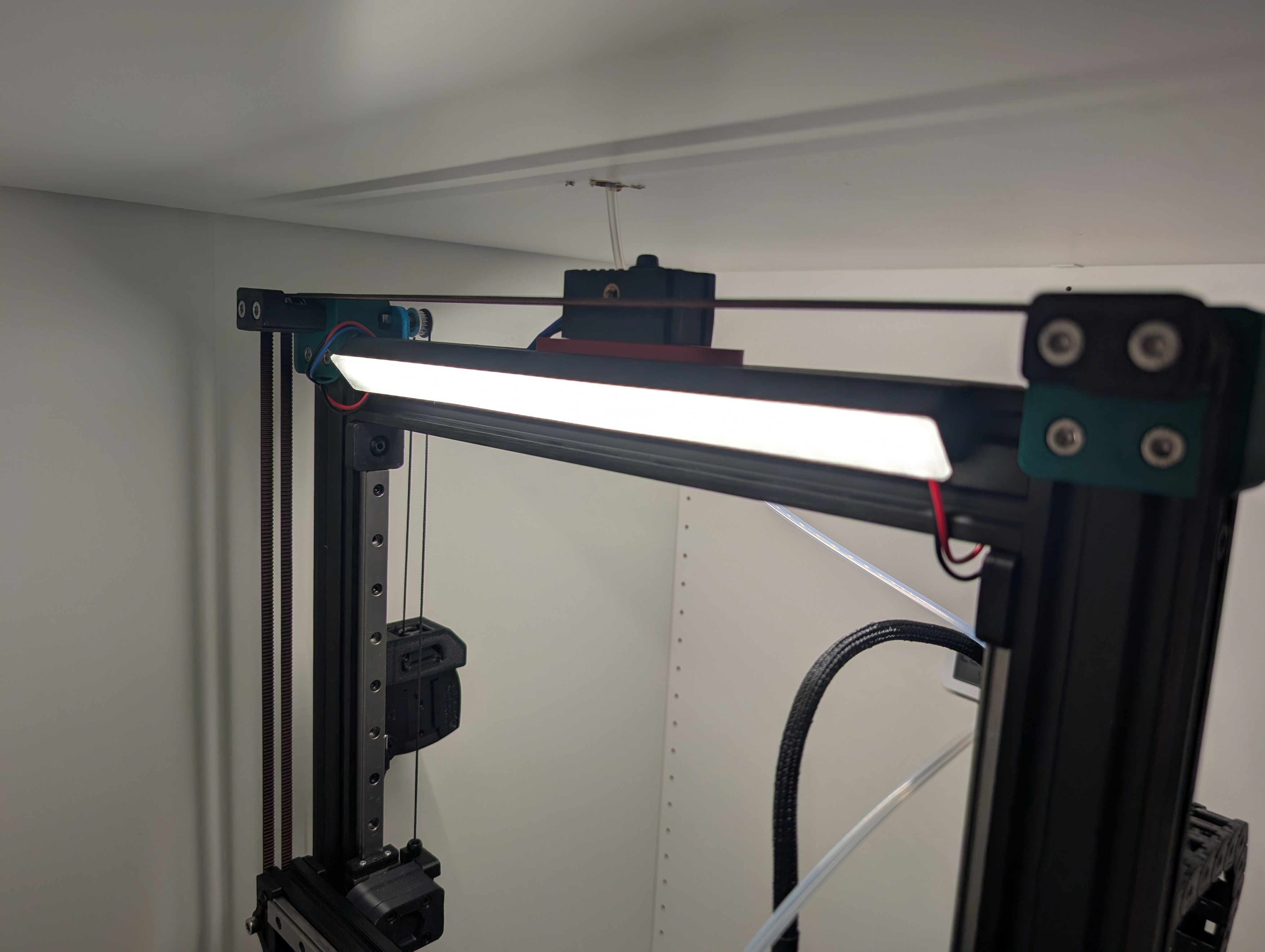 Voron Matchstick, Daylight (XXL) on a Stick LED Mount Tray With Snap-On Diffuser (Alchemy3d version)