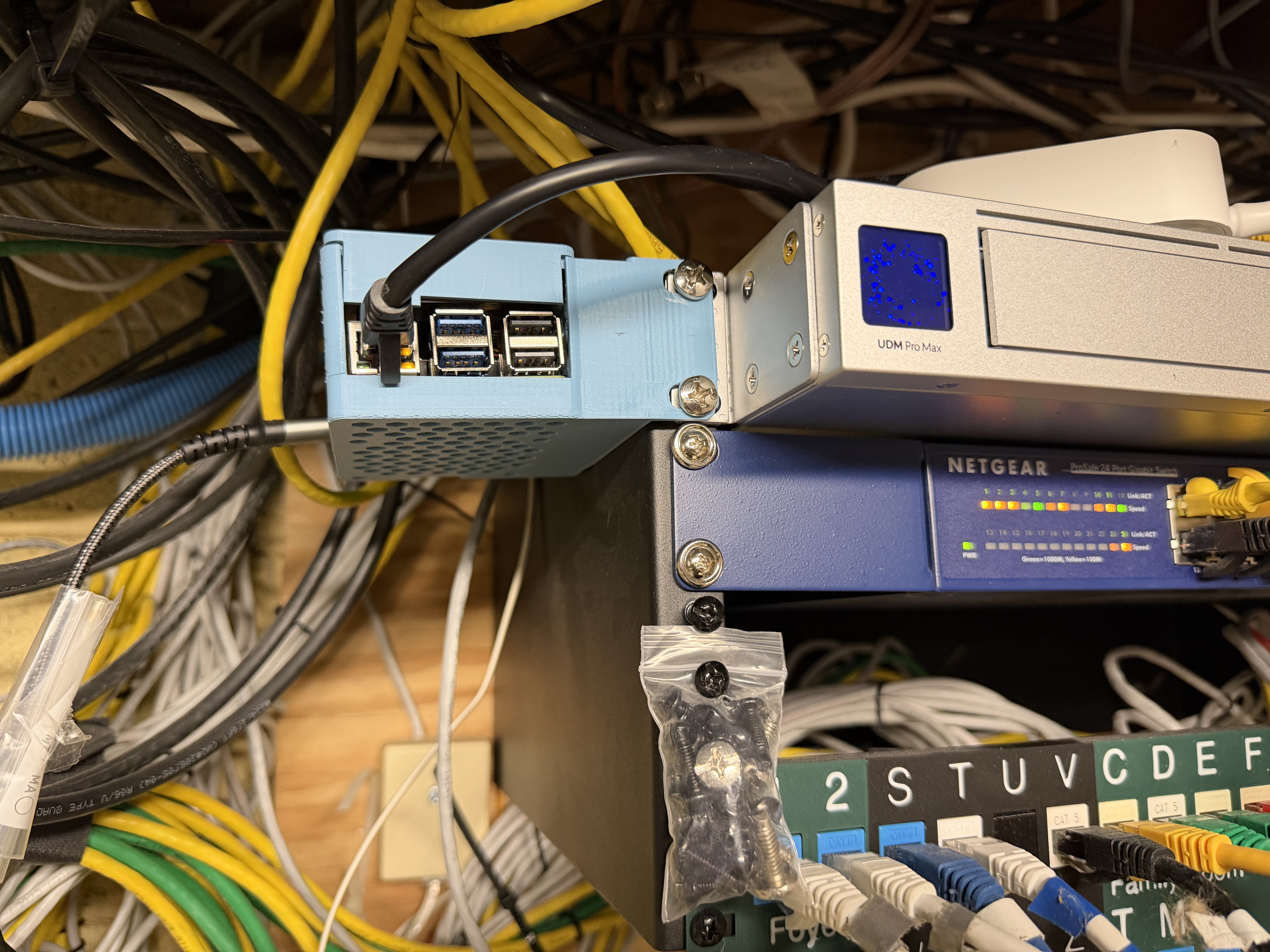 Side of Rack Mount for GeeekPi P33 M.2 NVME M-Key PoE+ Hat Raspberry Pi Case