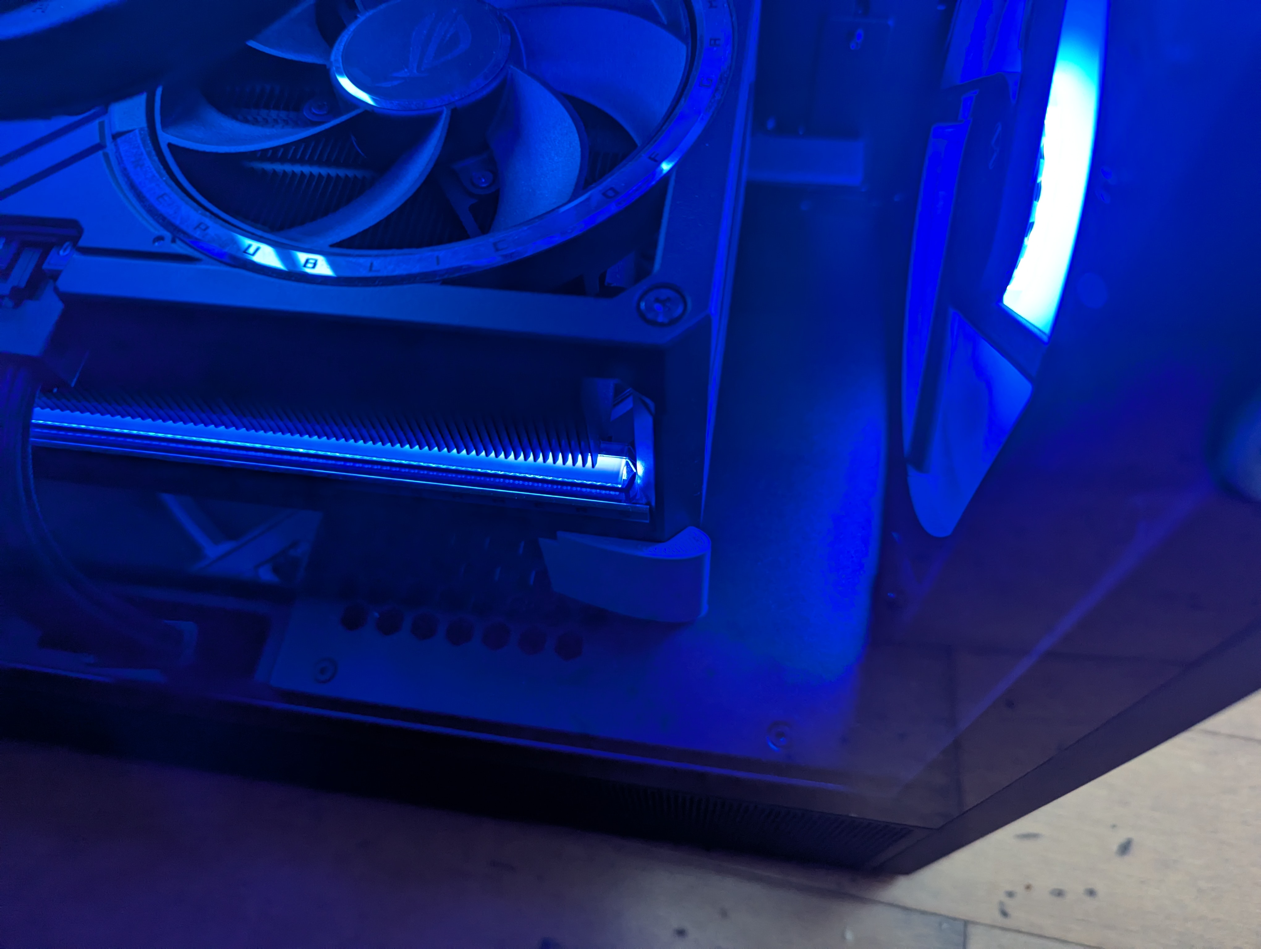 Miniatura 2 do modelo 3D Aerodynamic GPU Support Stand
