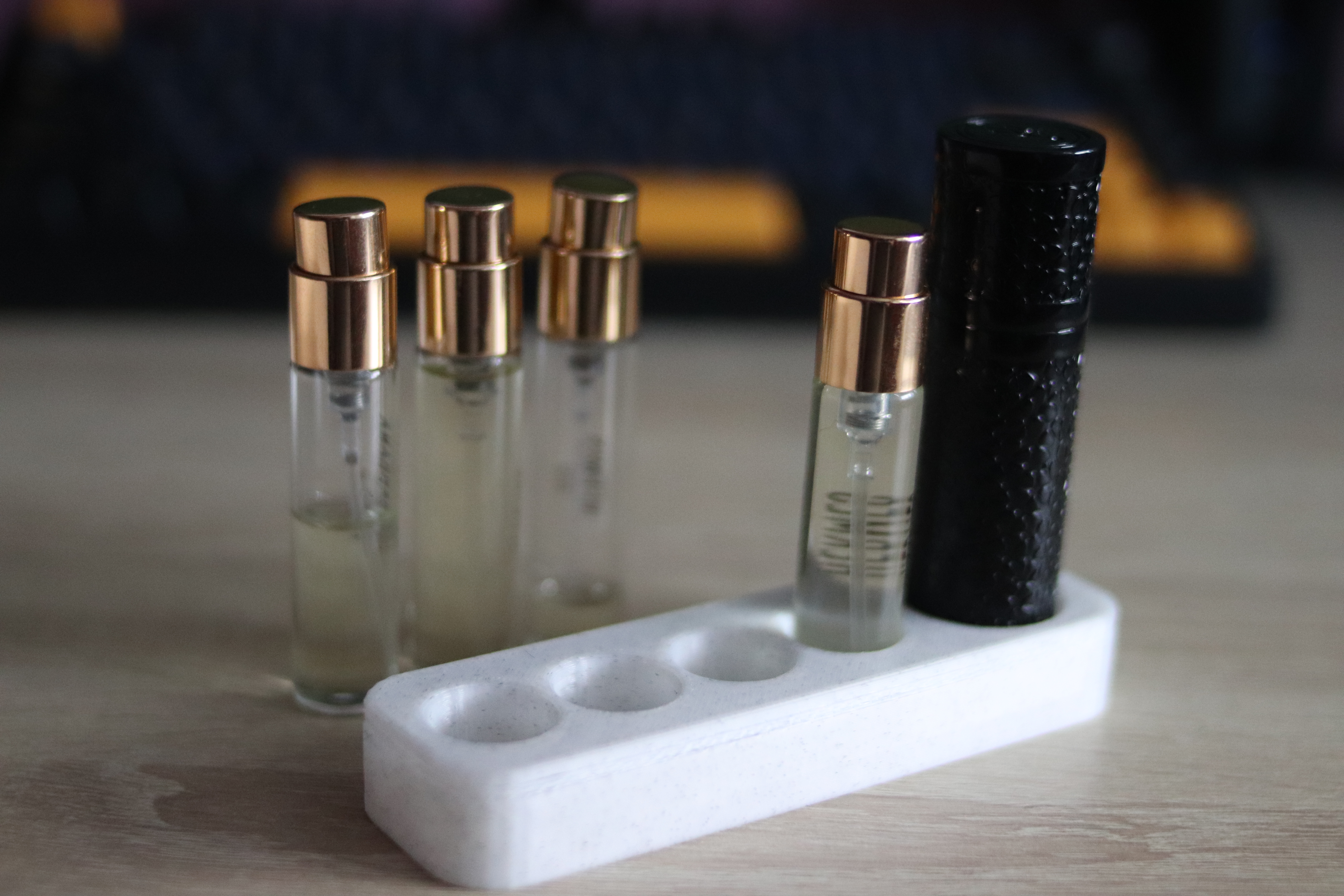 Miniatura 4 do modelo 3D Perfume Sample Holder