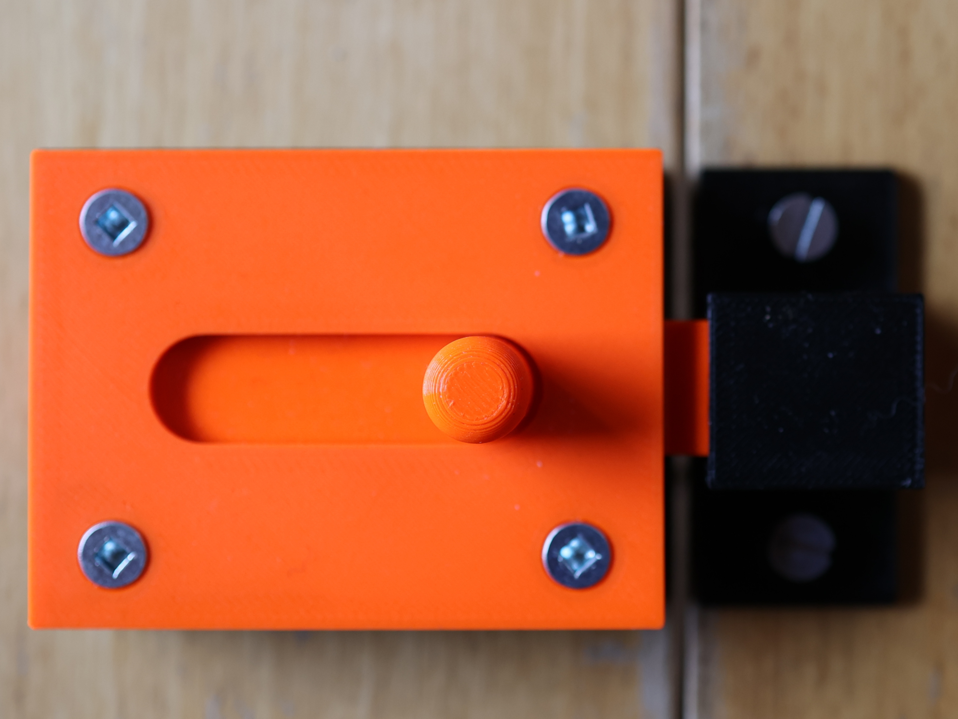 2-stage Door Latch / Loquet de porte à 2 positions