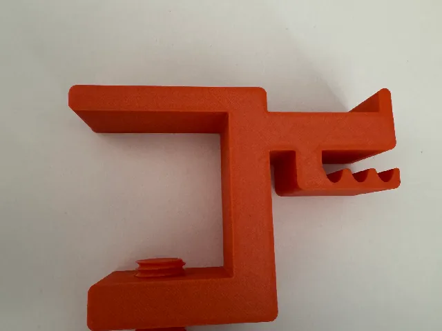 Headphone Holder With Screw