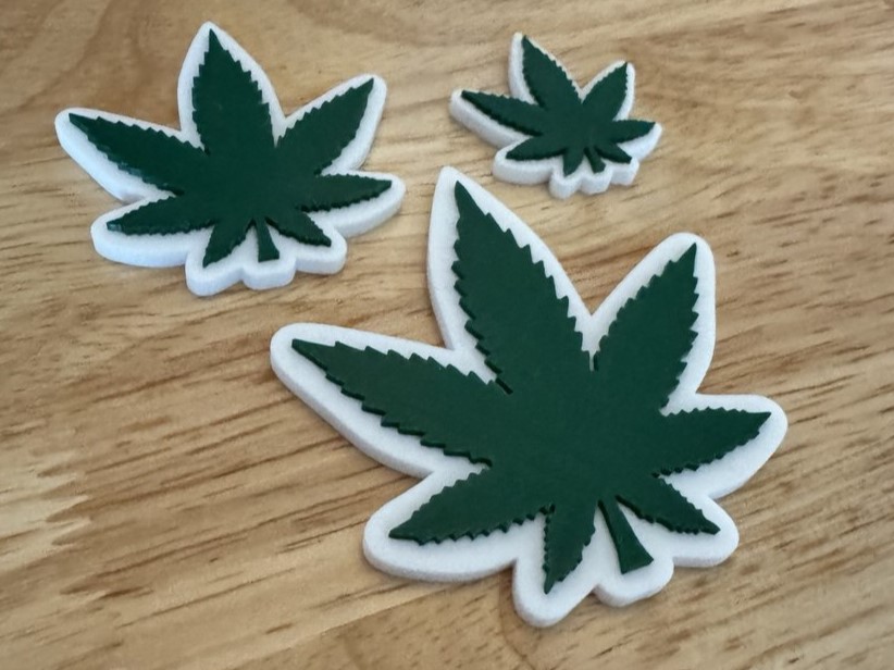 Marijuana Leaf - Fridge Magnet (Hot-Swap, Multi-Color) | Decoration For Whiteboard, Refrigerator, Locker, Cabinet | Home & Kitchen Essential, Classroom Office Supplies |
