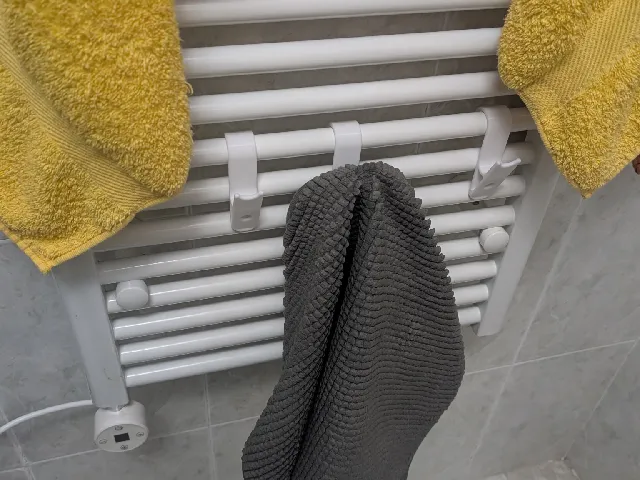 Anti-Slip Radiator Hook / Heated Towel Rail Hanger (PETG Tested)