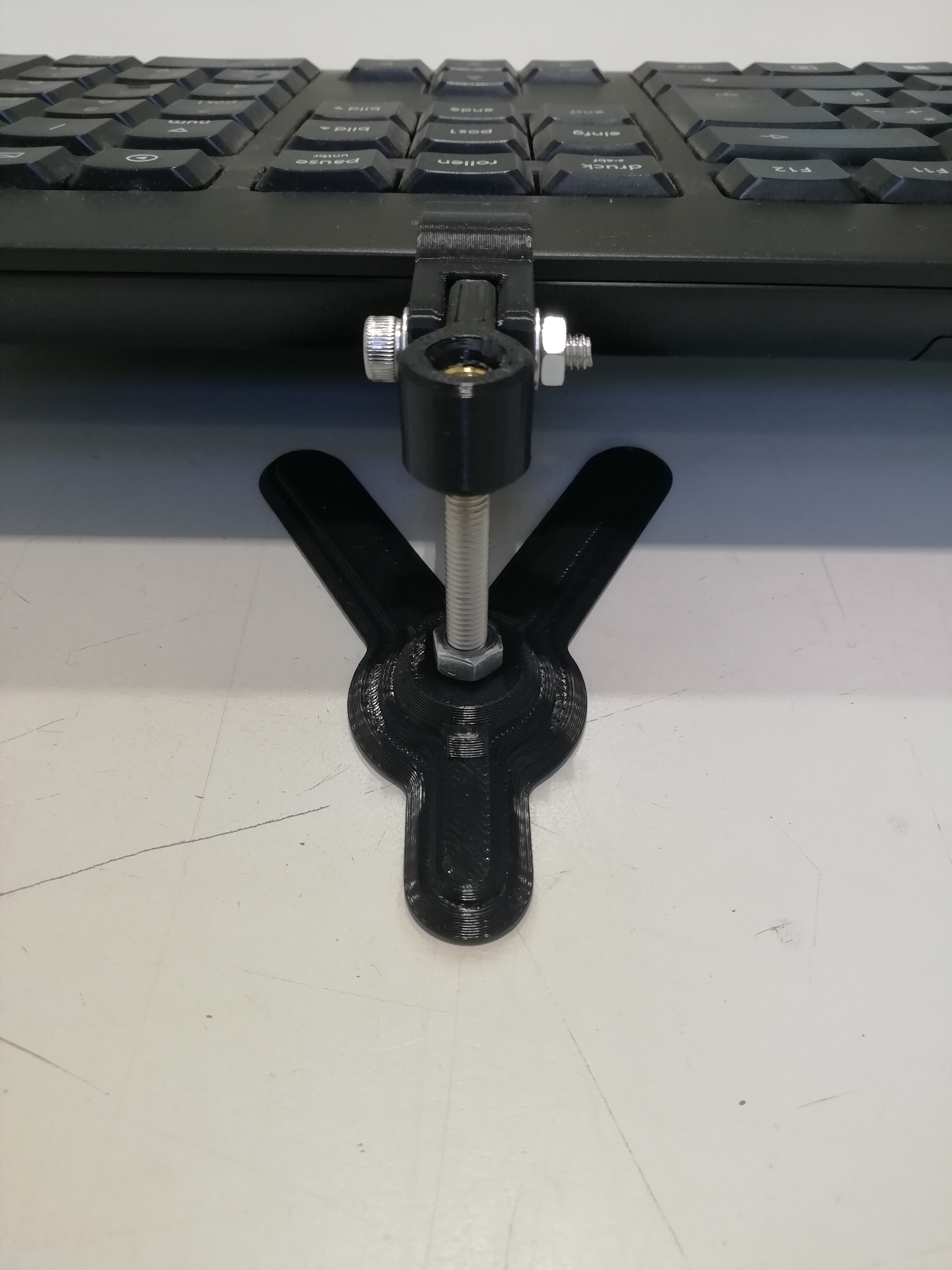 Miniatura 4 do modelo 3D Keyboard Riser - Cherry DW5100