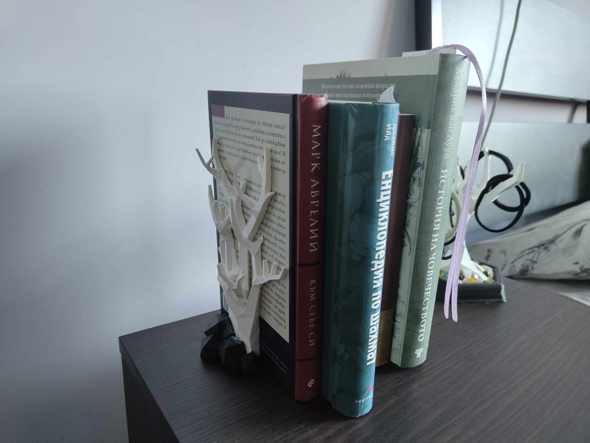 Minimalistic Trees Book Holder — miniatura 4