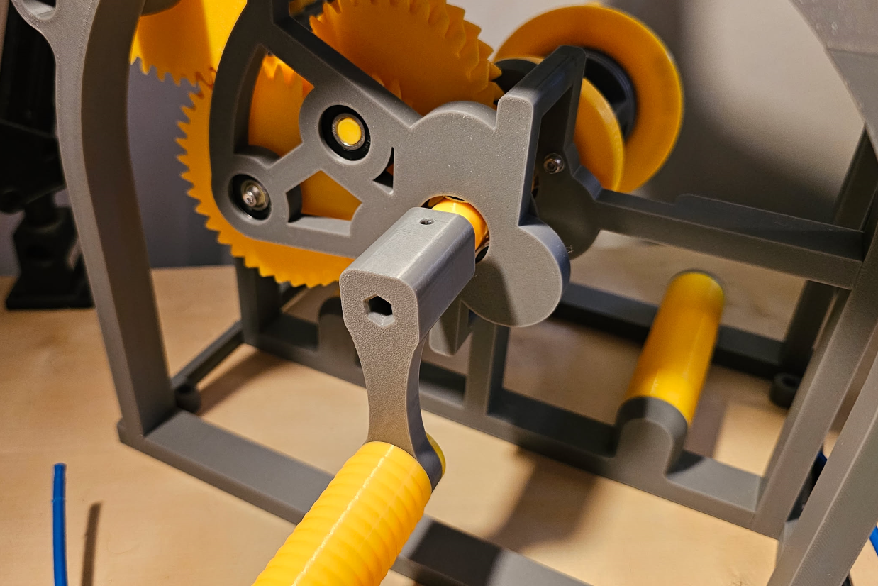 V-Spooler combined hand and drill crank