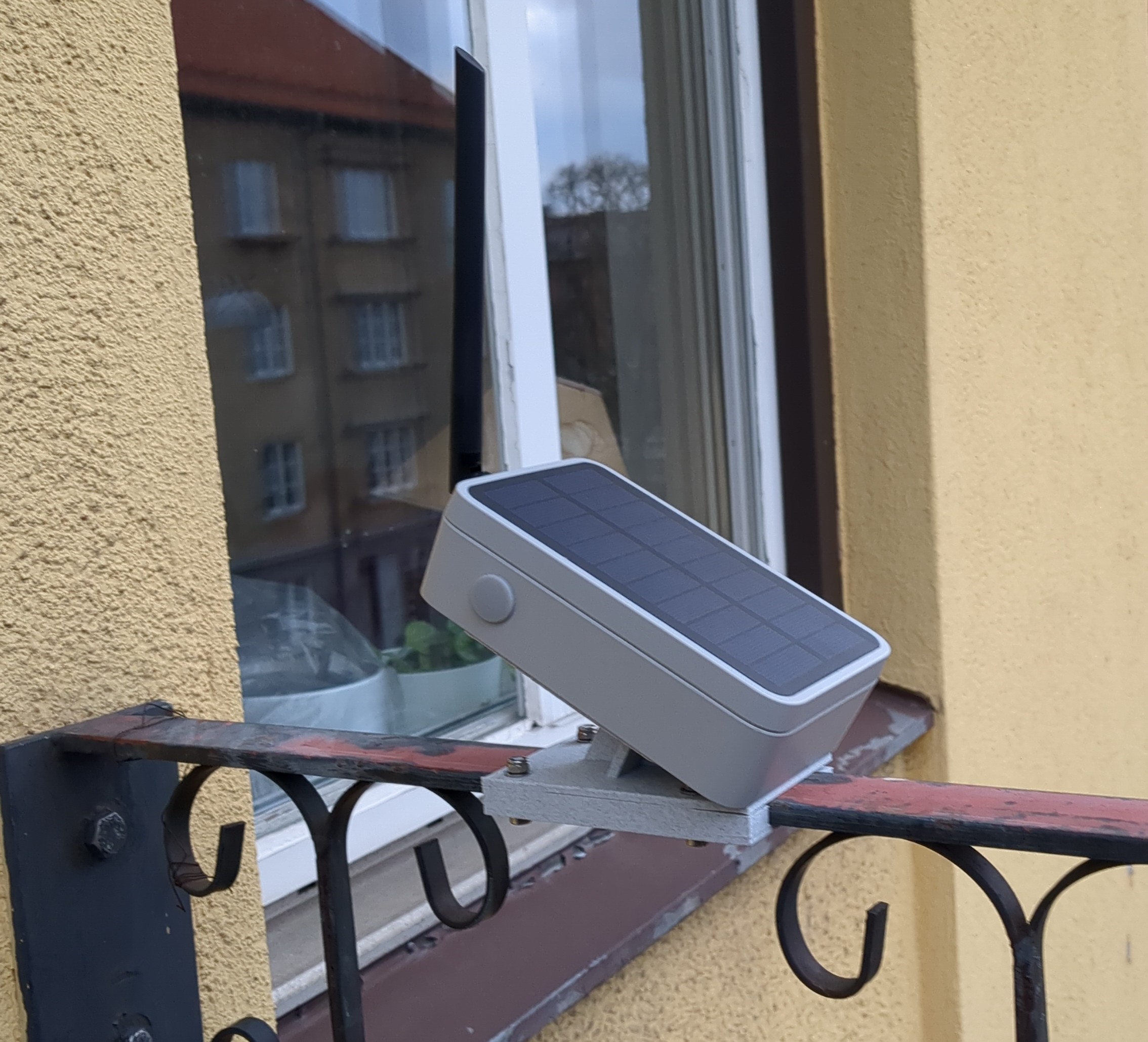 Railing mount for RAK WisMesh Repeater Mini