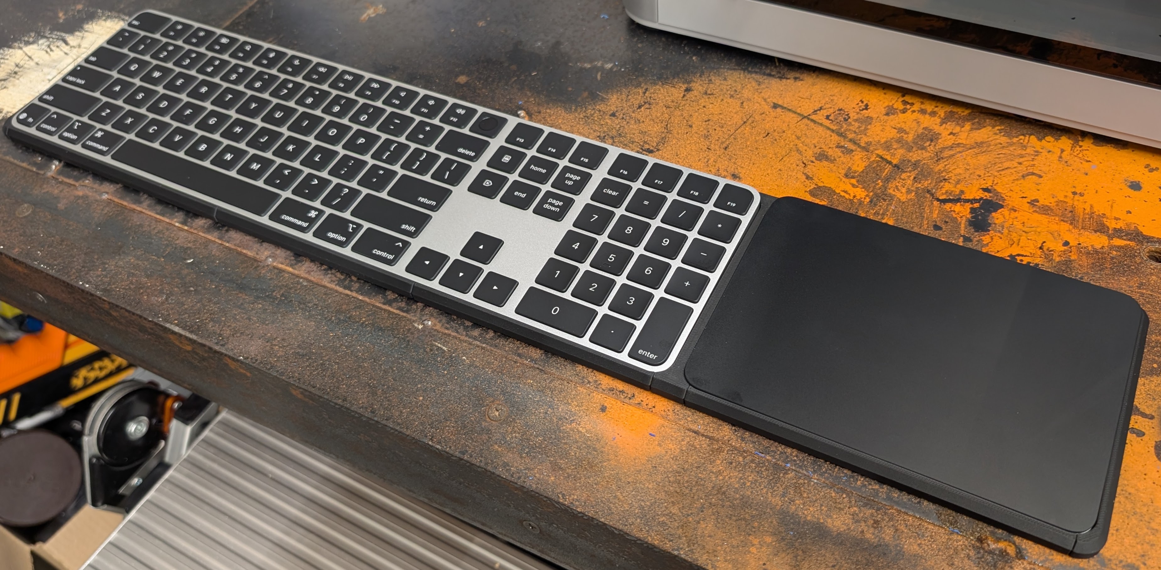 Magic Switcheroo - Apple Magic Keyboard & Trackpad Tray