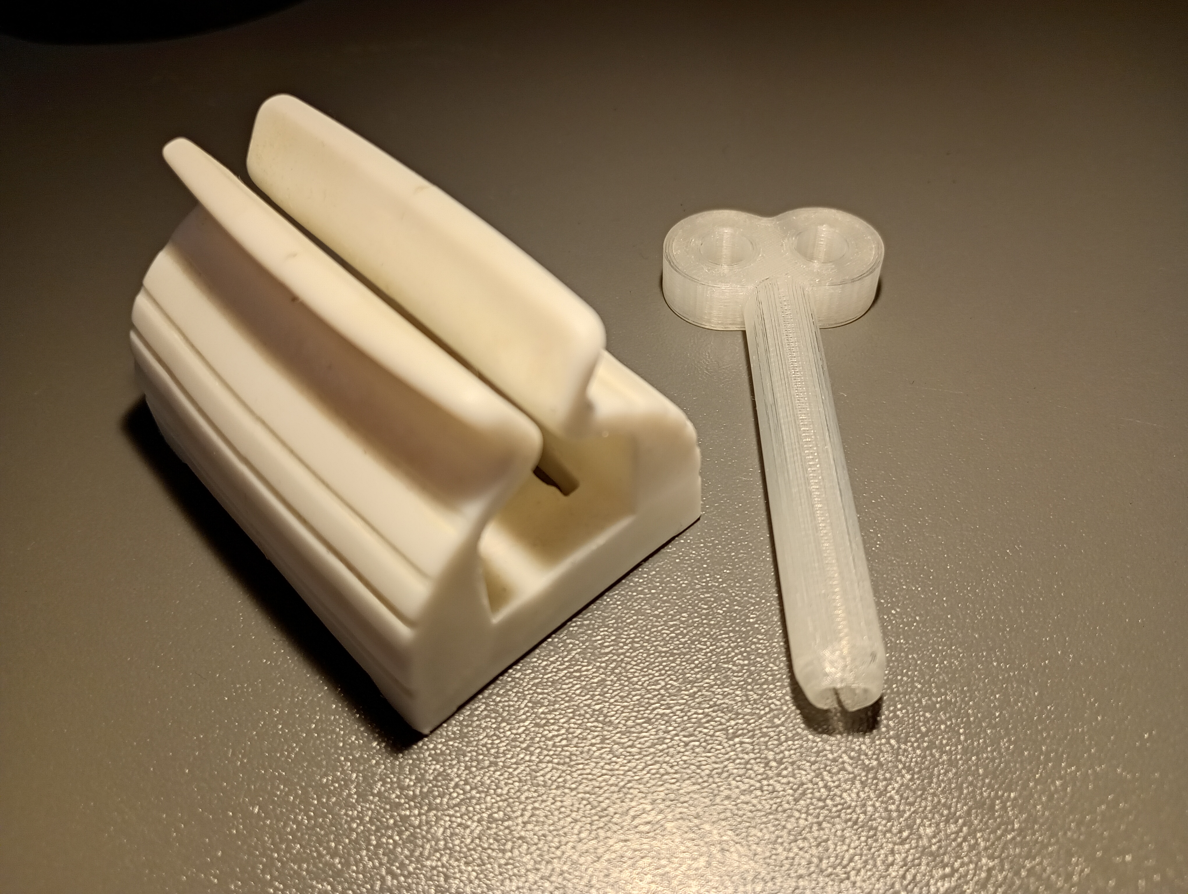 Toothpaste Dispenser Squeezer spare key