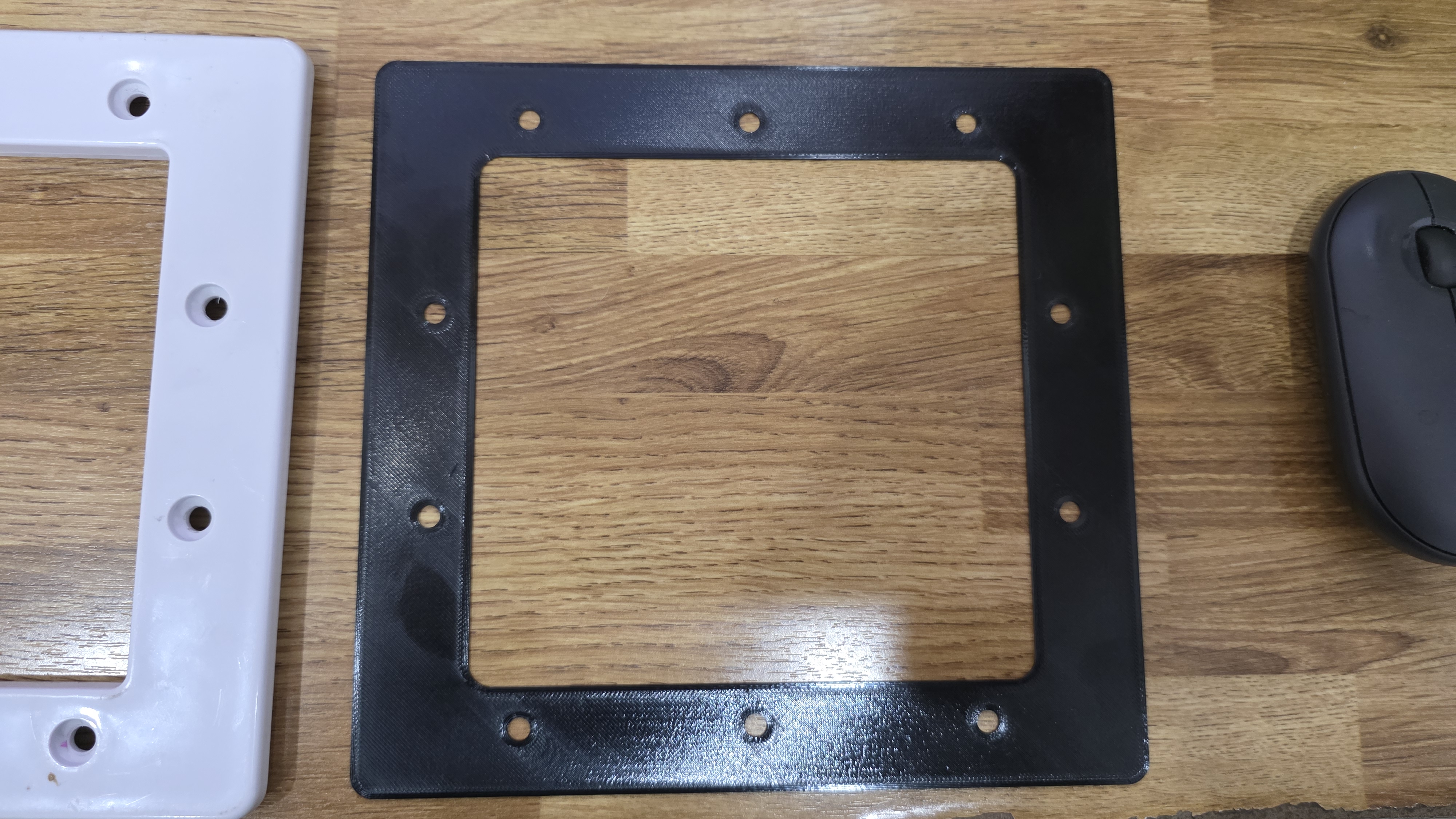 gasket to reinforce pool wall to skimmer connection surface