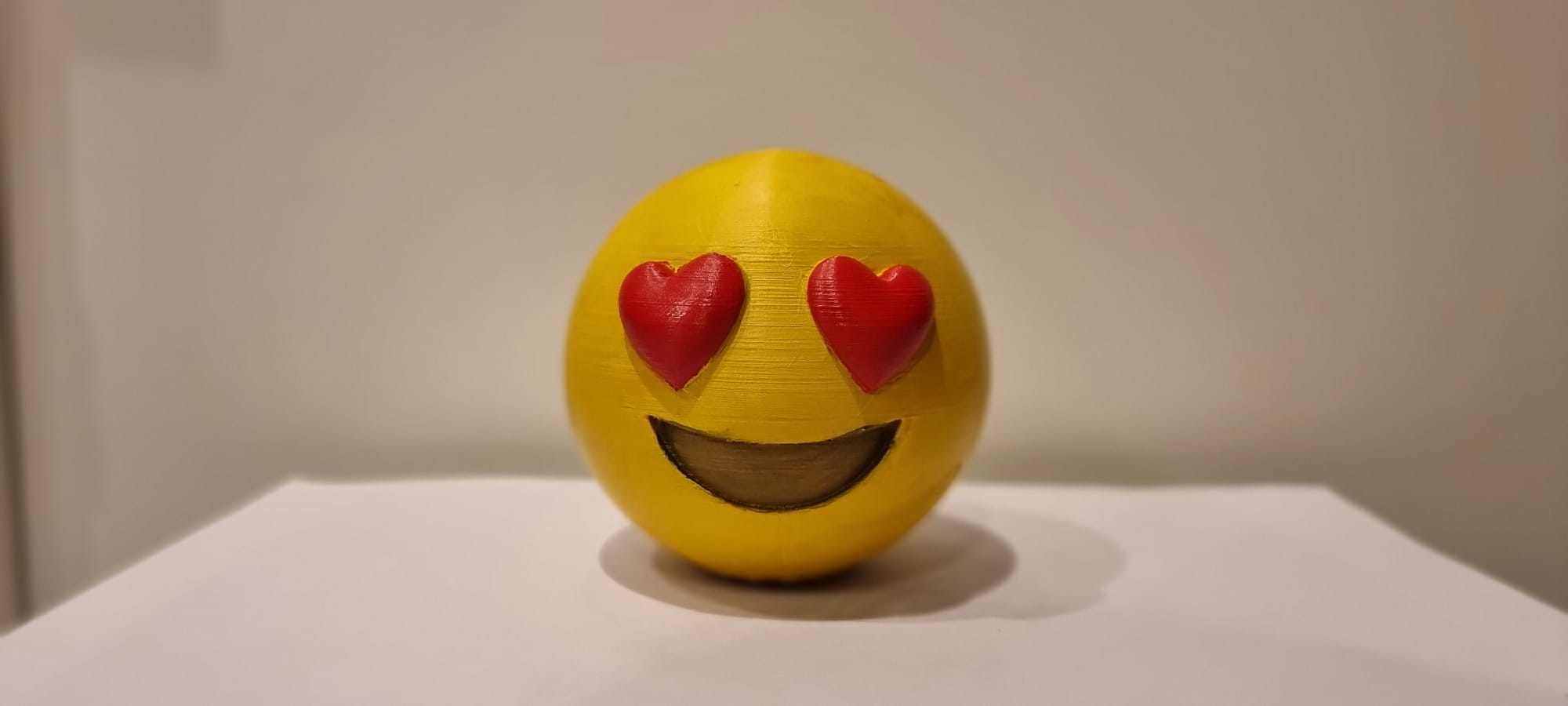 Heart-Eyes  emoji decor-decor