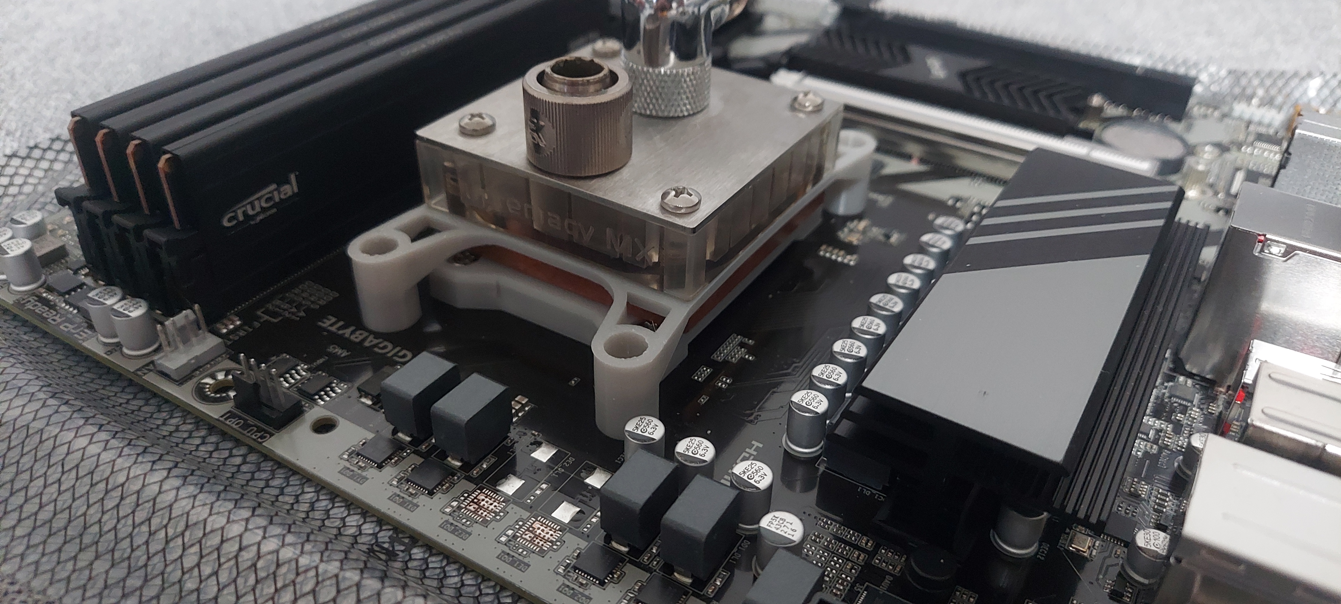 EKWB AM5 water block Adapter