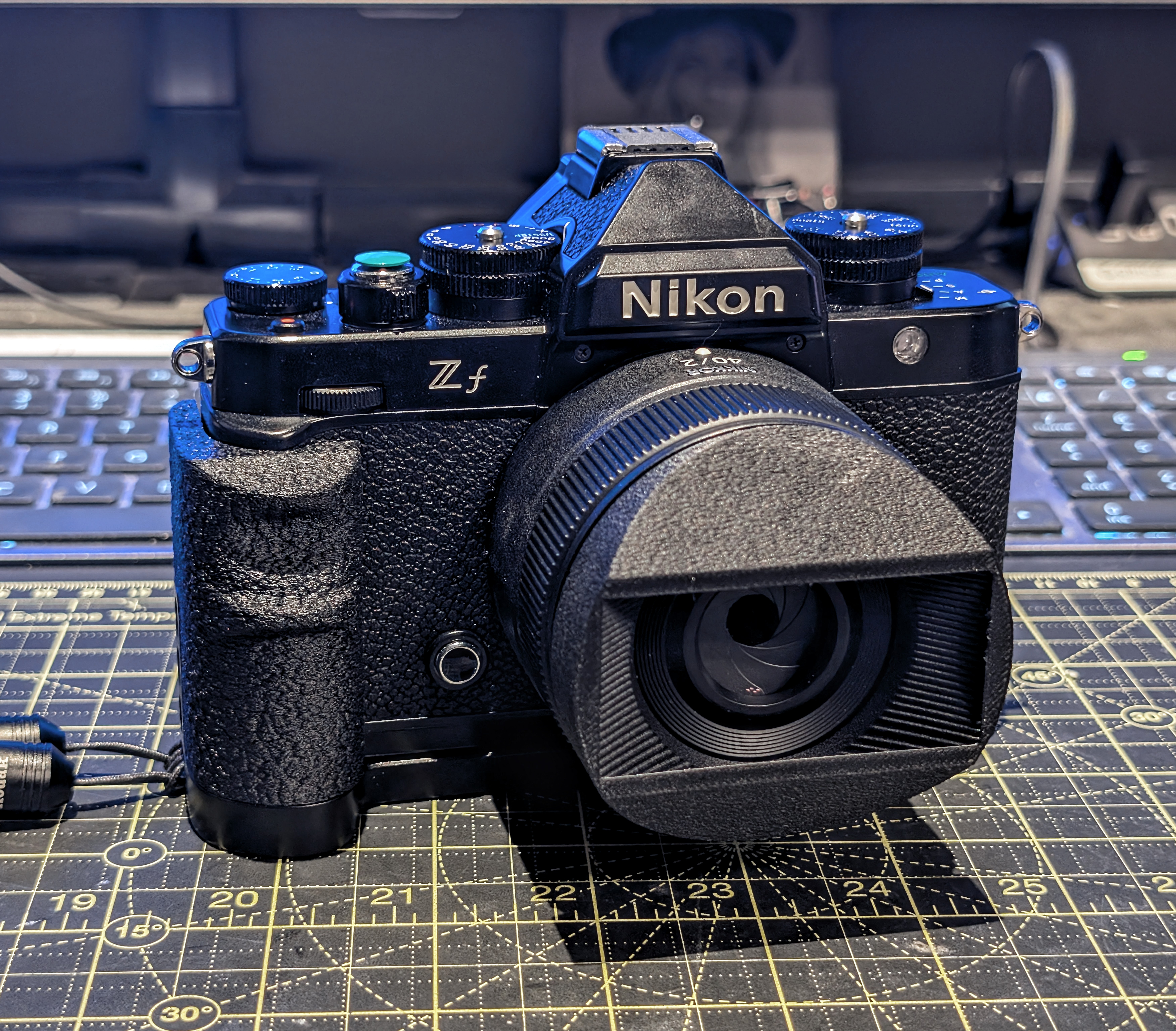 Nikon 40mm & 28mm lens hood zf nikor