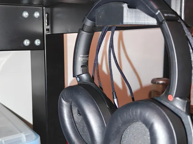 Magnetic Headphone Holder