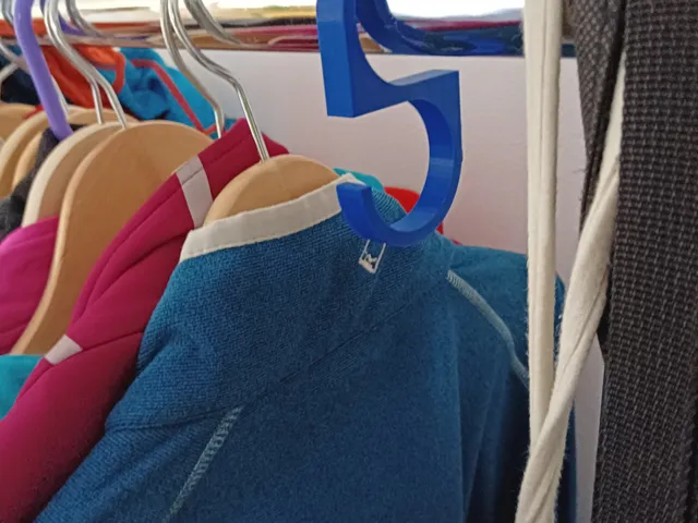 Wardrobe S-hook hanger