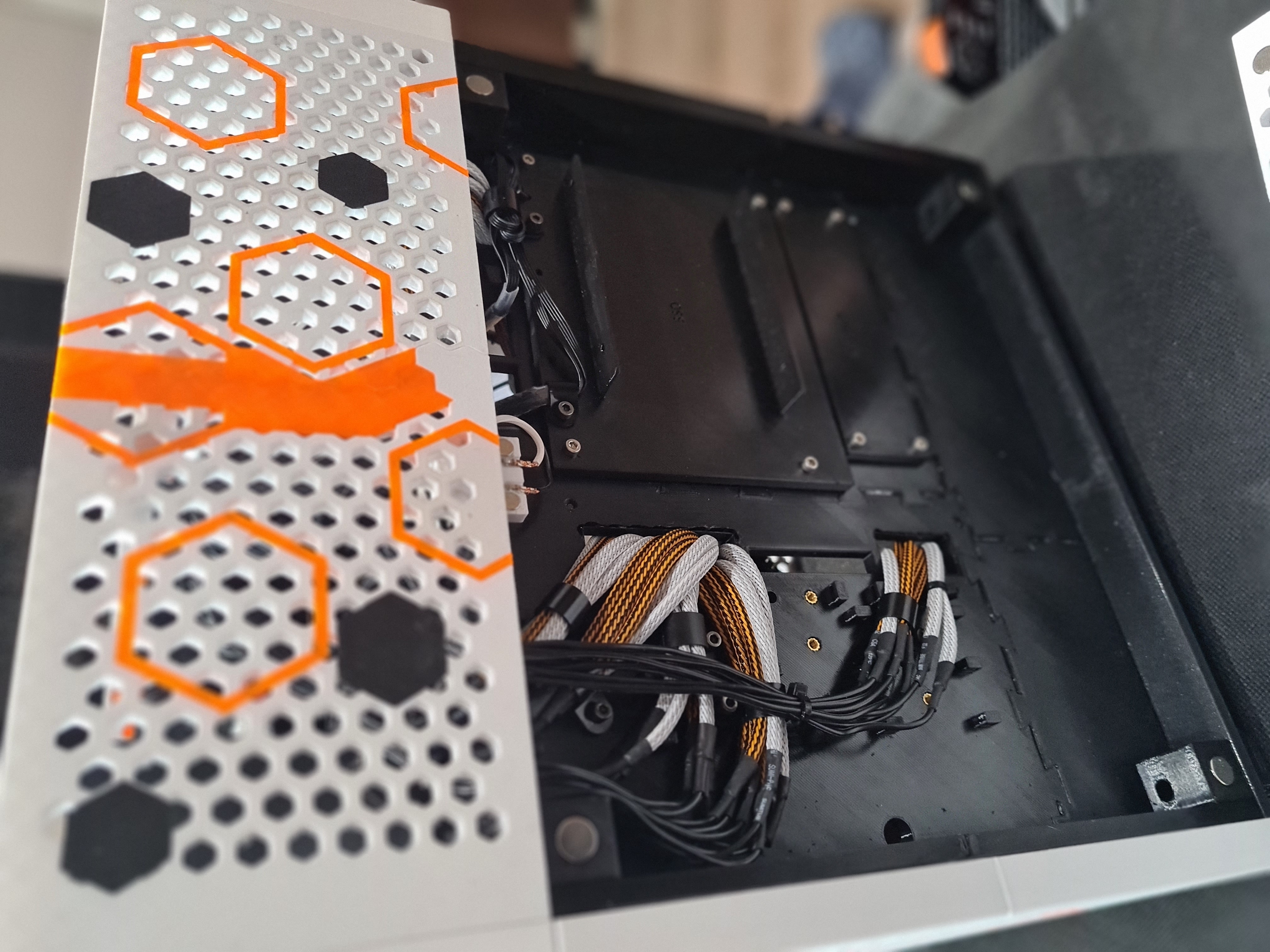 Miniatura 23 do modelo 3D mITX PC "Puzzle" Case