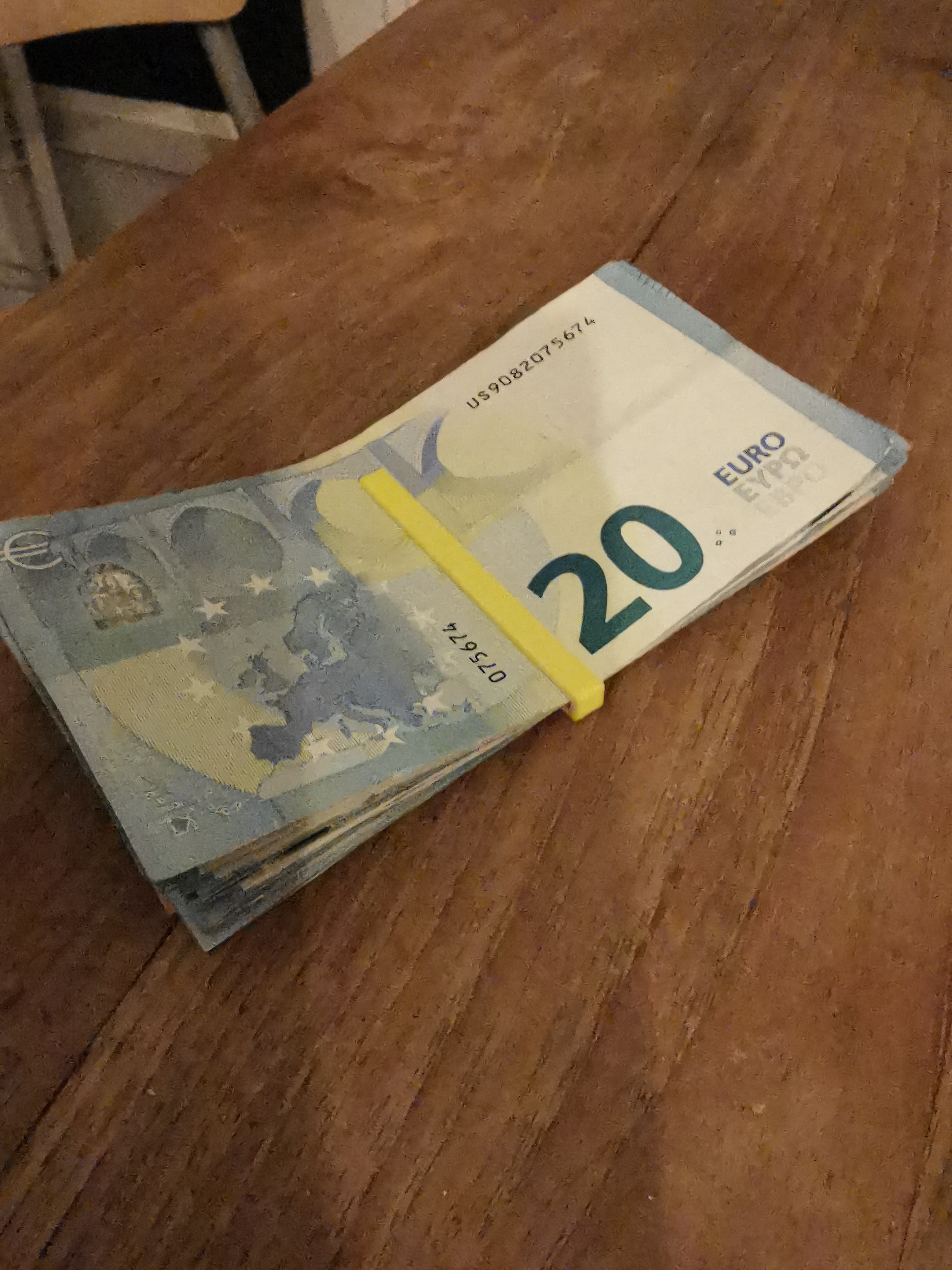 Pince billets