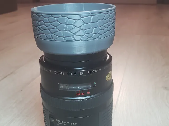 Canon zoom lens EF 70-210mm 1:4 sun shade