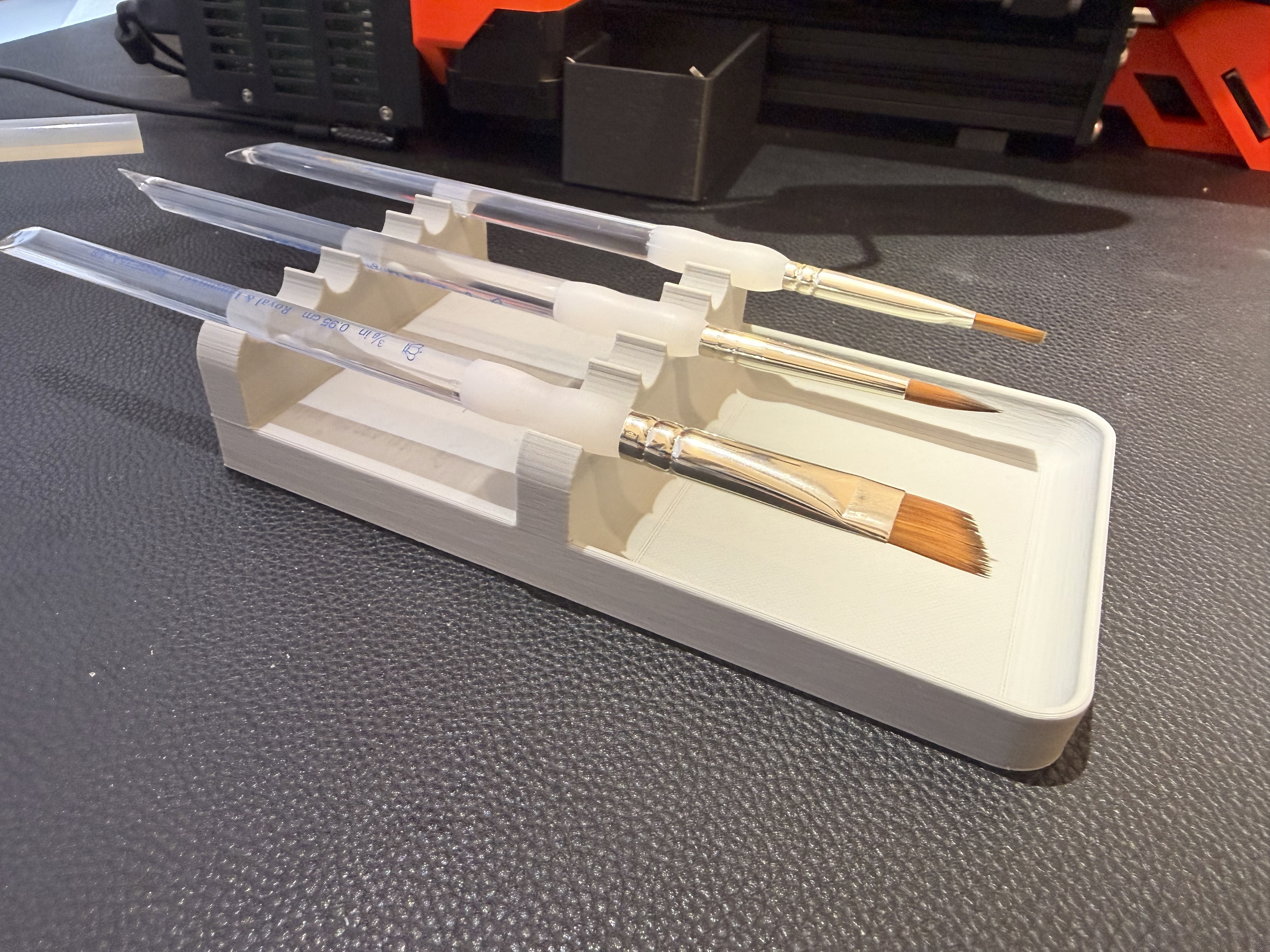 Weighted Paint Brush Caddy with Drip Tray