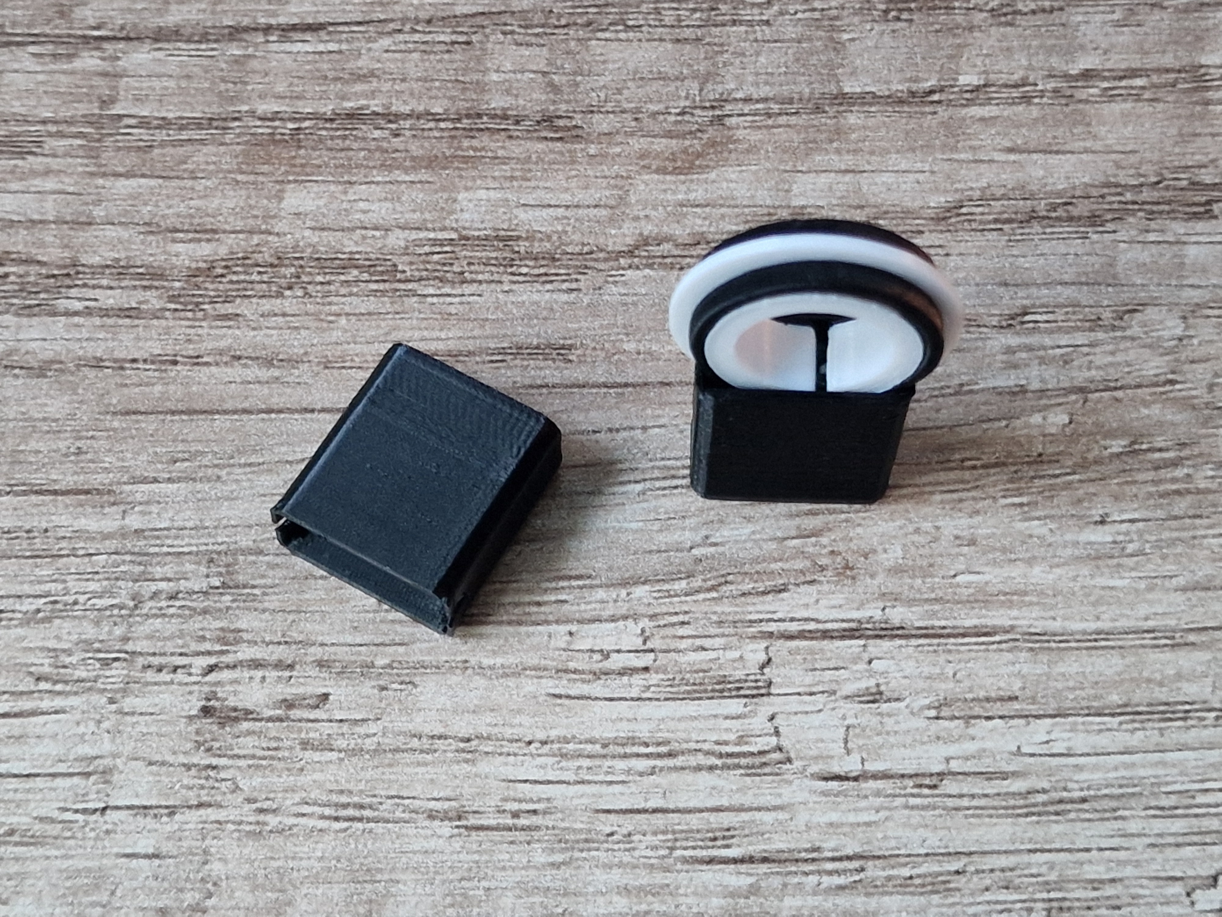Miniatura 4 do modelo 3D Cover for USB Security Insert Lock