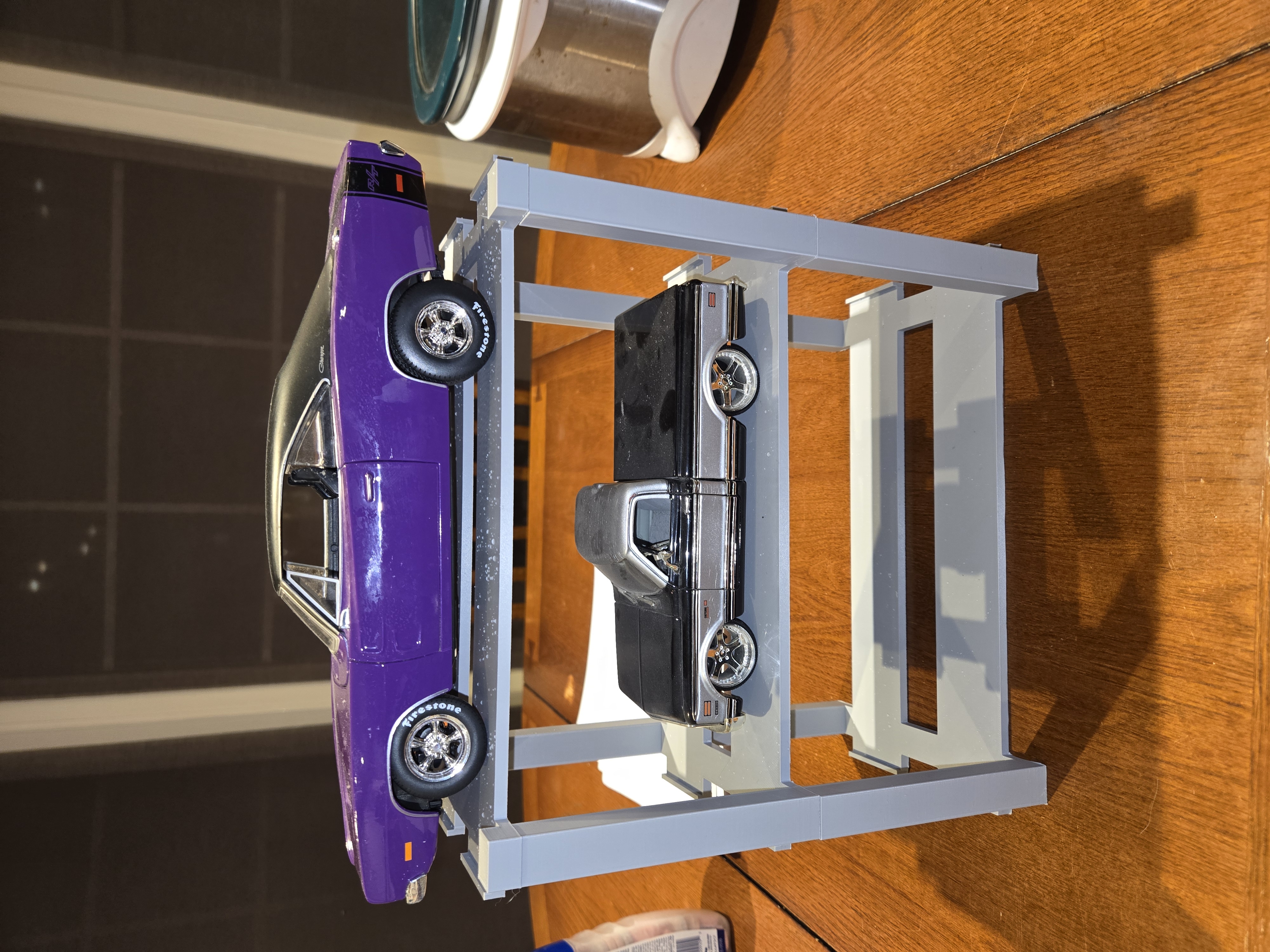 display stickable 4 post car lift  scalable from 1/18 1/24