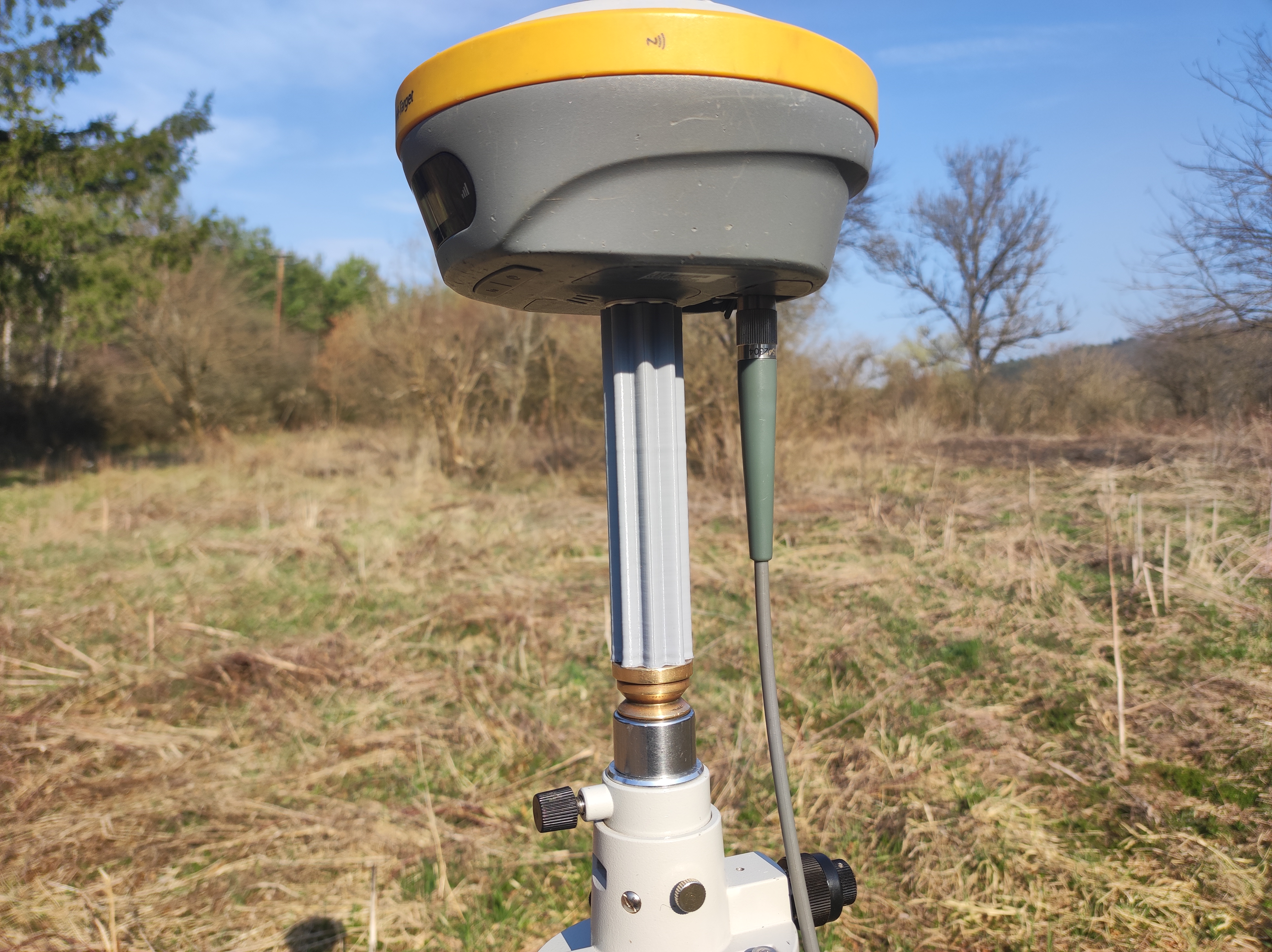 GNSS pole