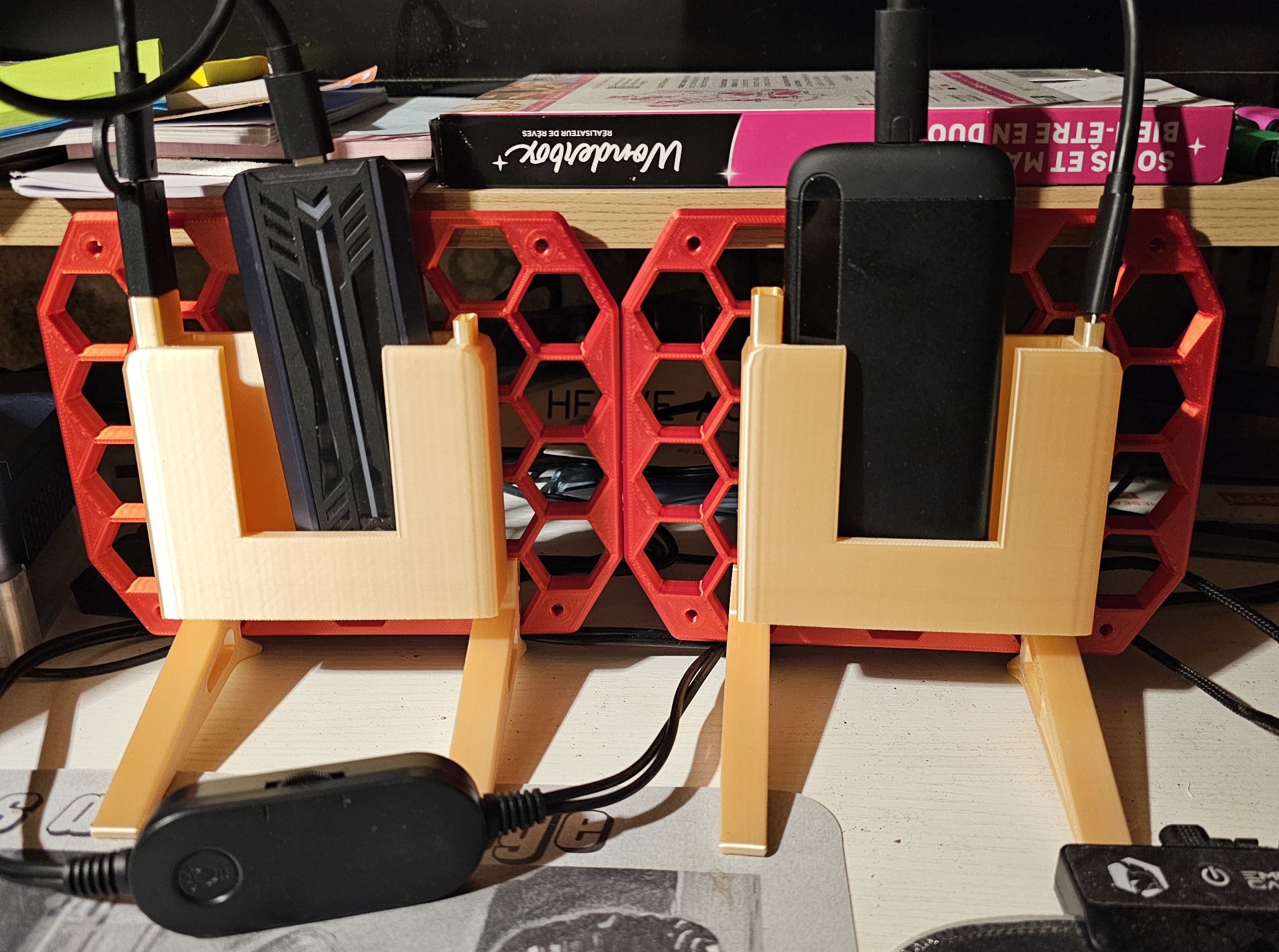 HSW - SSD or NVMe holder with USB A and C caps for Honeycomb Wall Storage