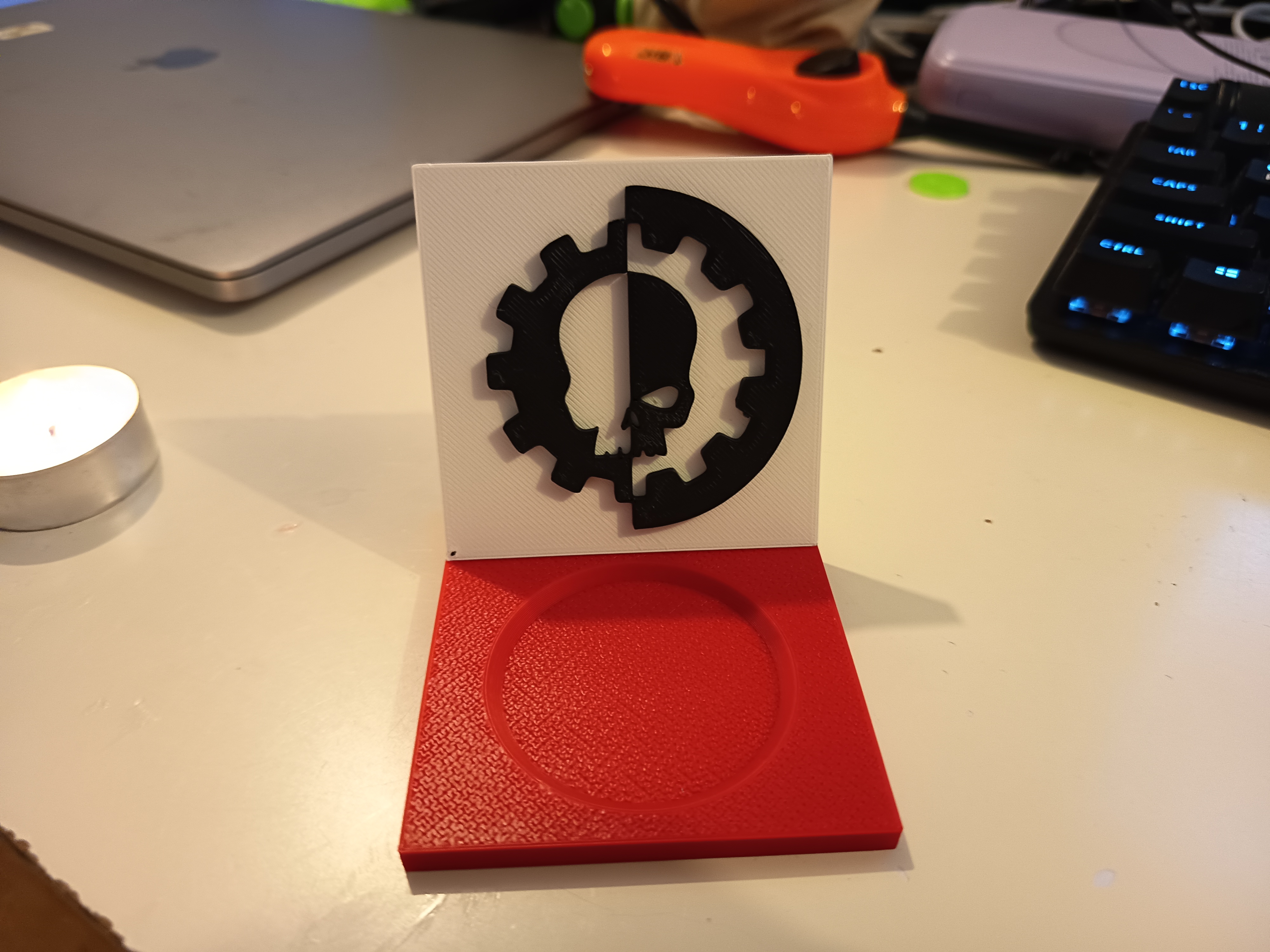 Adeptus Mechanicus Omnissiah shrine (candle holder)