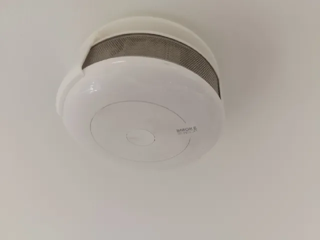 Fibaro smoke sensor holder (v2)