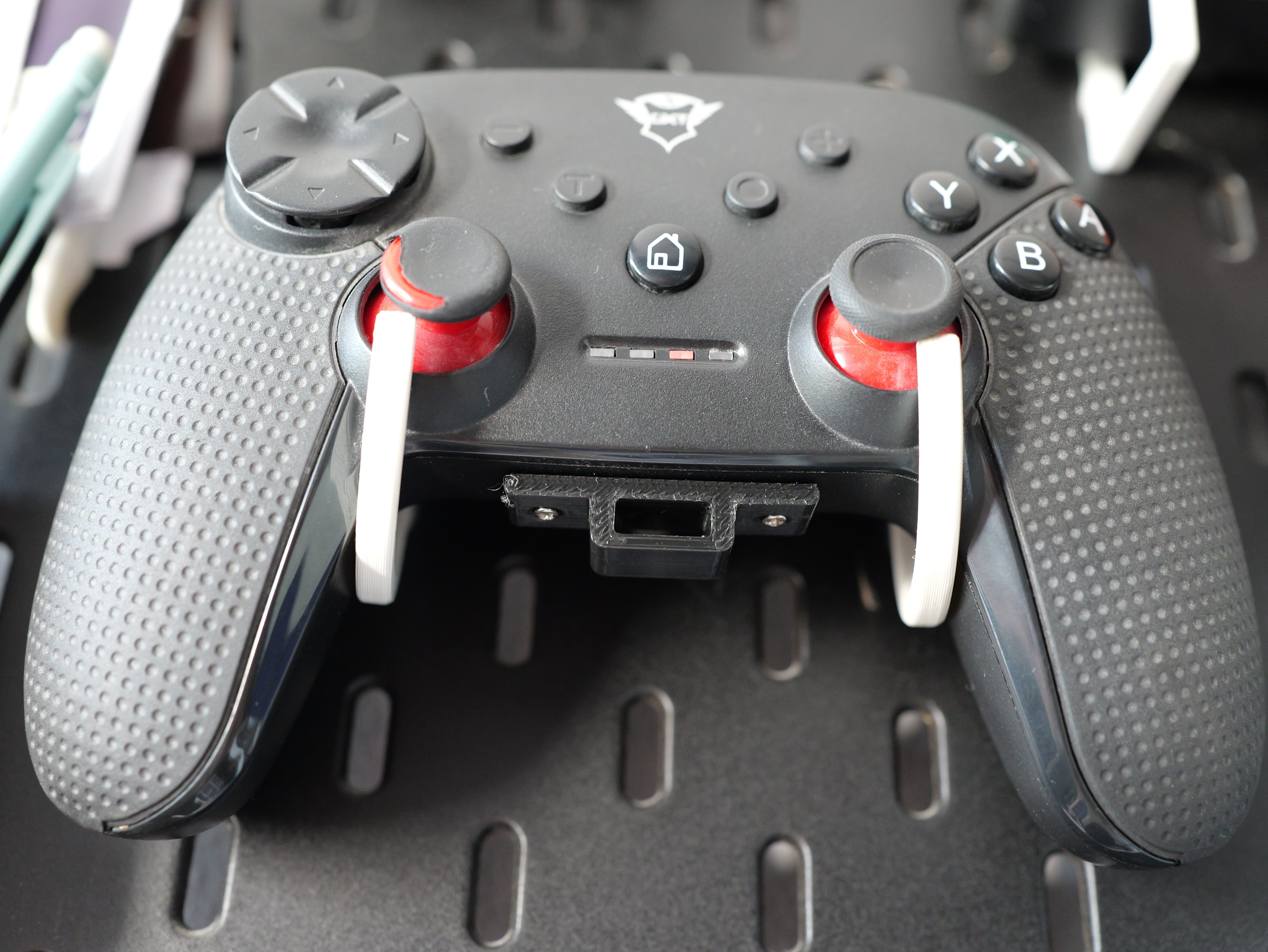 Trust gamepad dongle holder