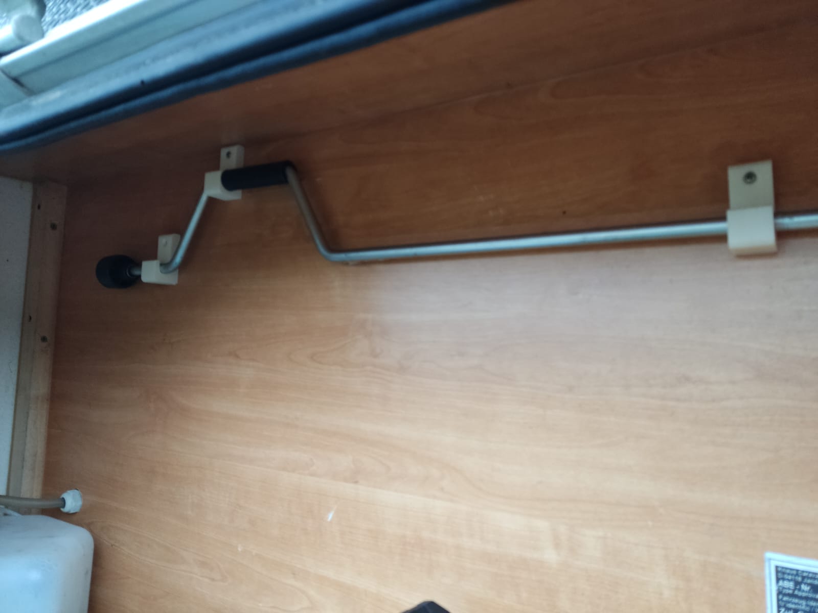 Caravan Crank Support
