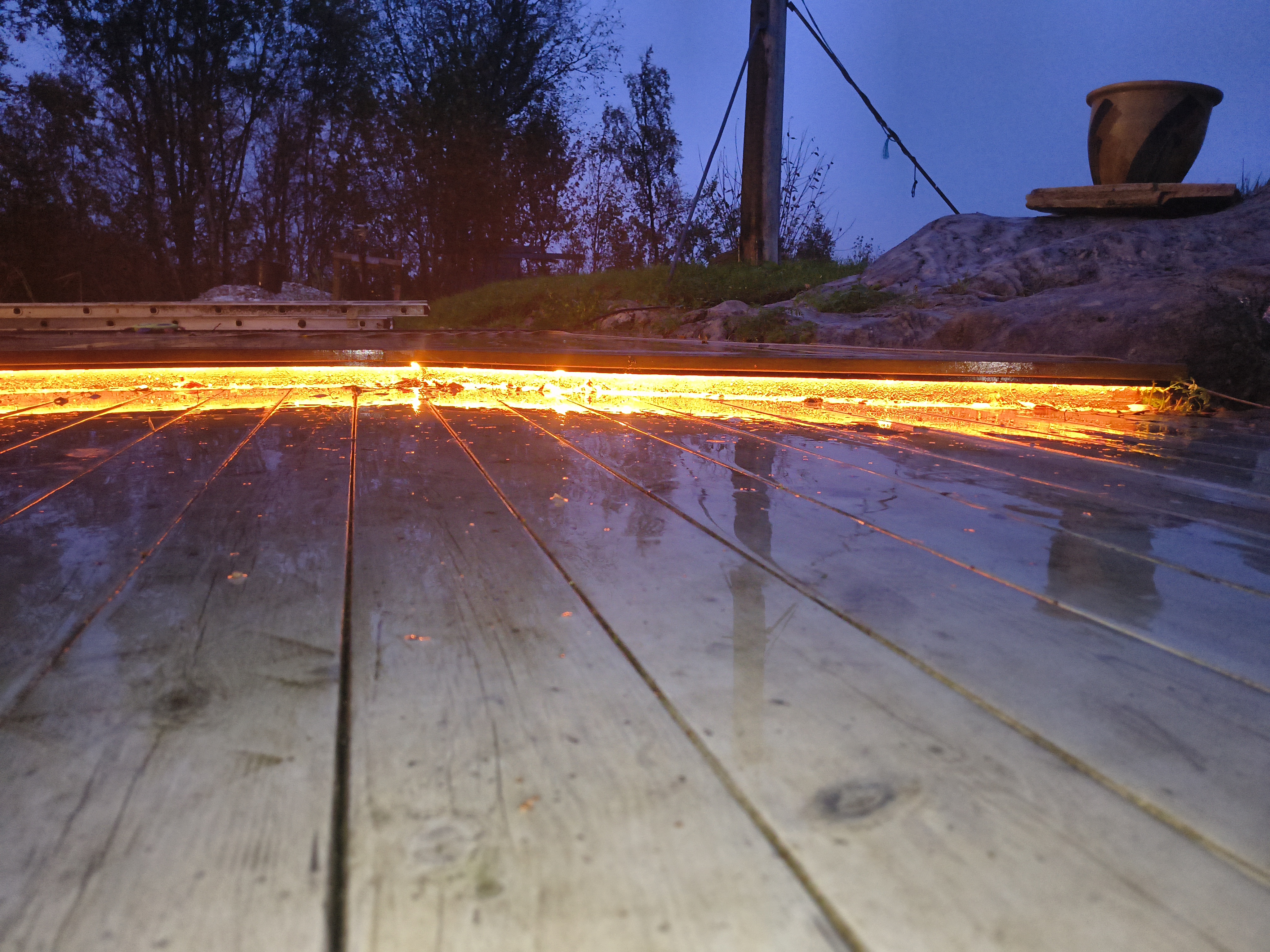 expandable LED strip mount