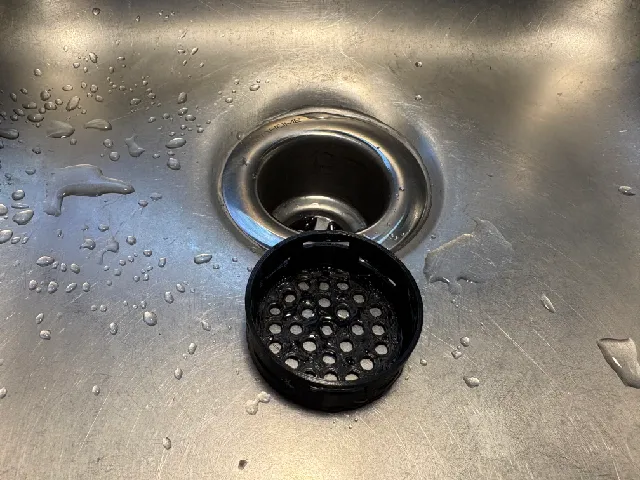 Bar sink / RV sink basket strainer (low profile)