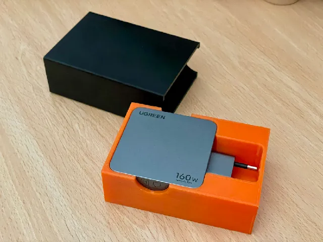 UGREEN Nexode Pro 160W Travel Case (TPU + PETG)