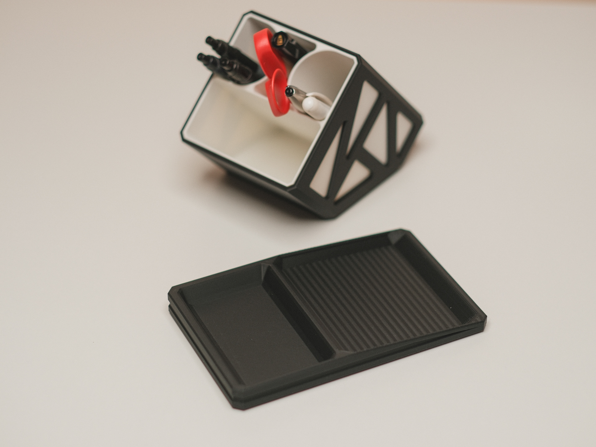 Miniatura 7 do modelo 3D Modular Desk Organiser