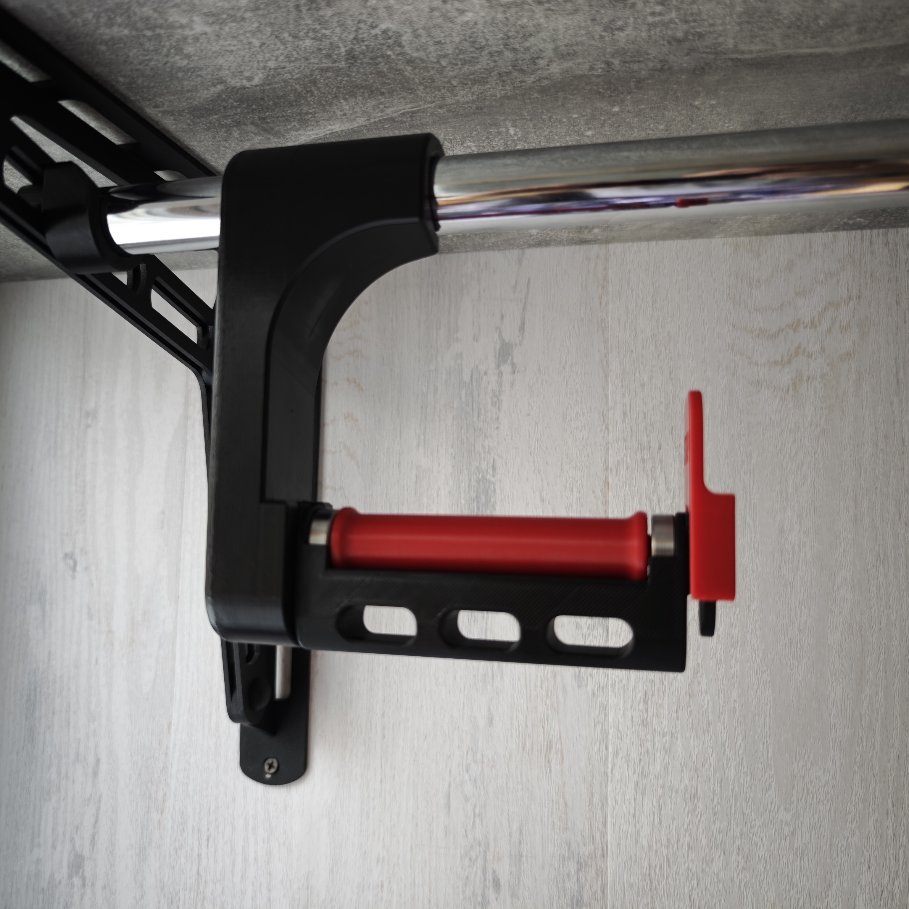Stopper to prevent spool from fall.