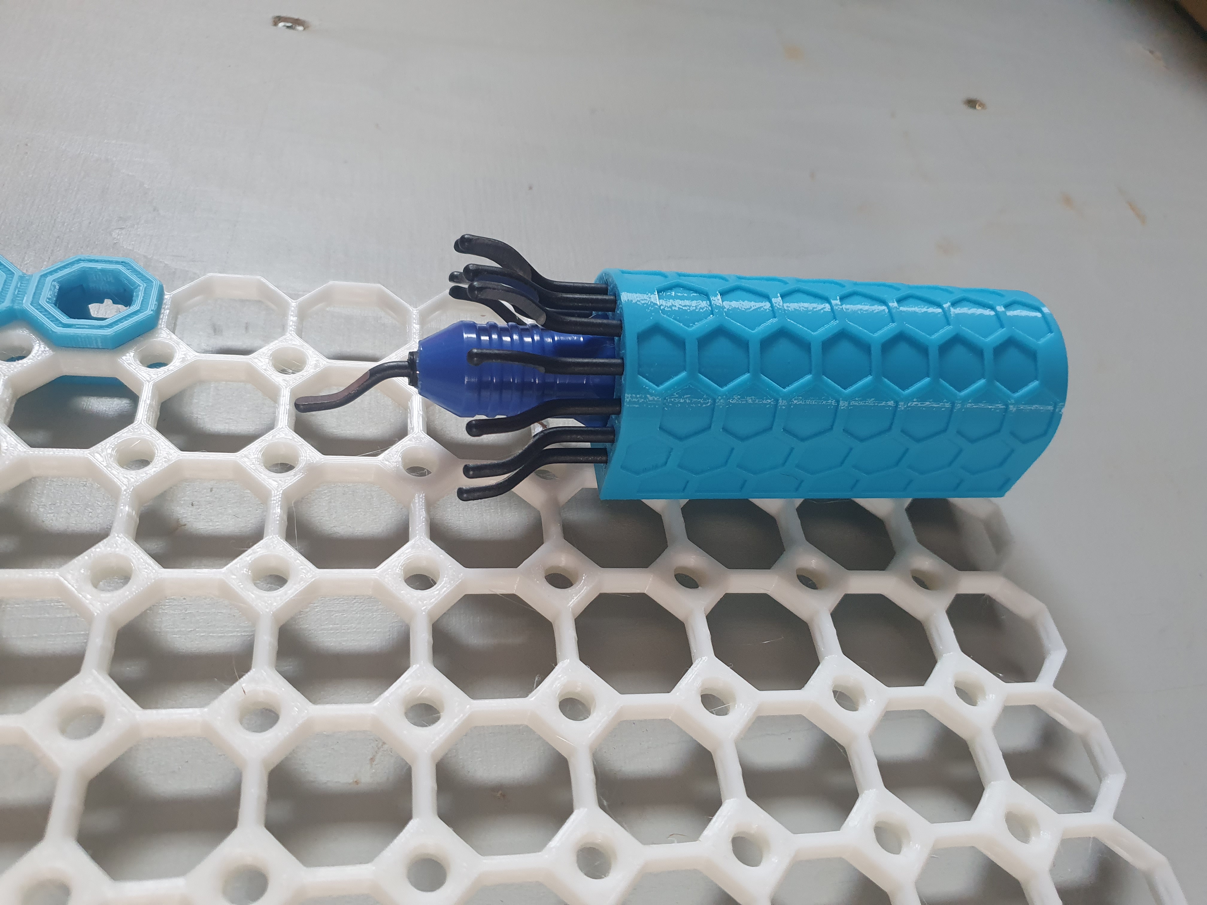 Deburring tool holder