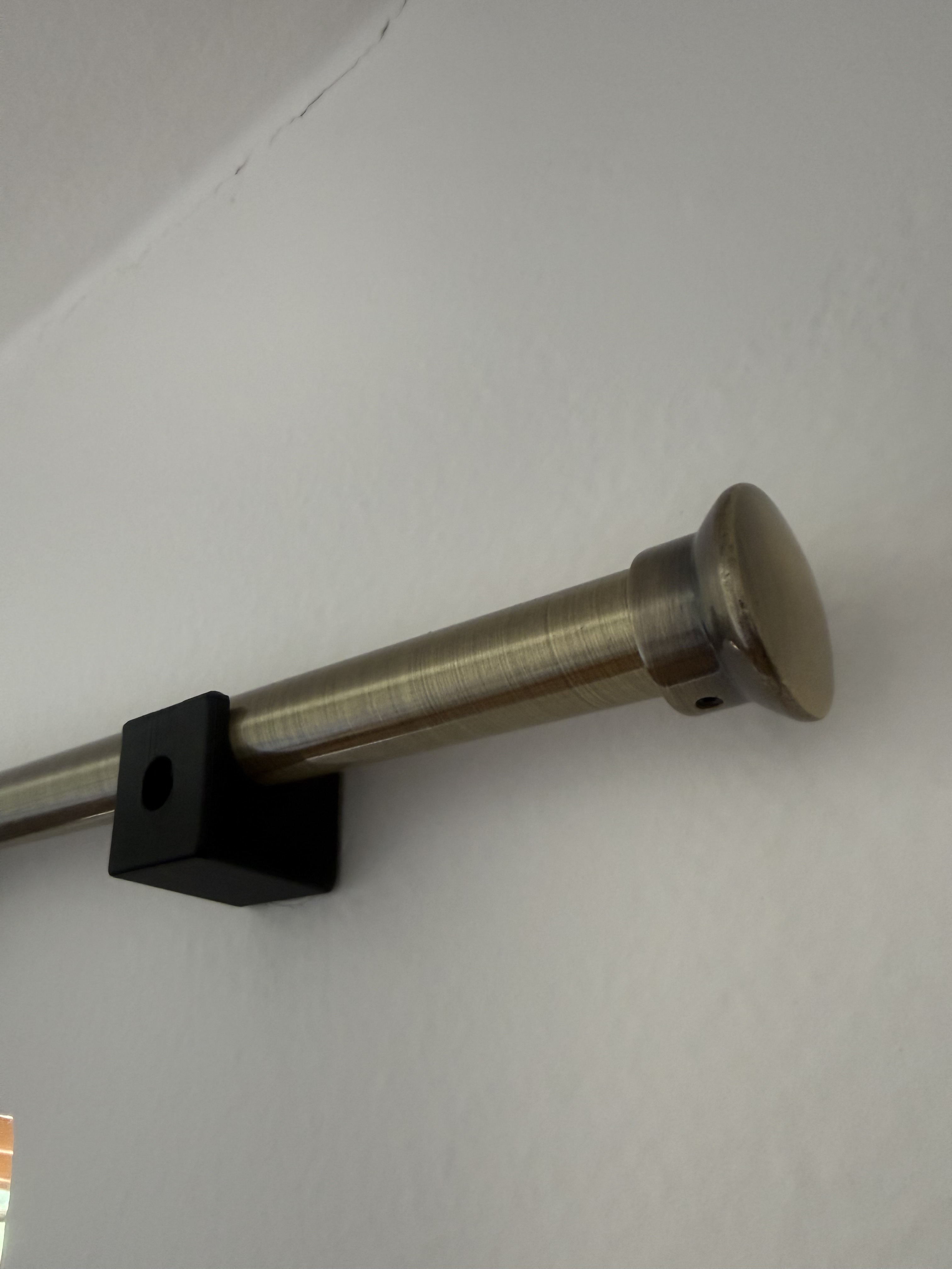 Curtain Rod Holder - short, prevents stray light