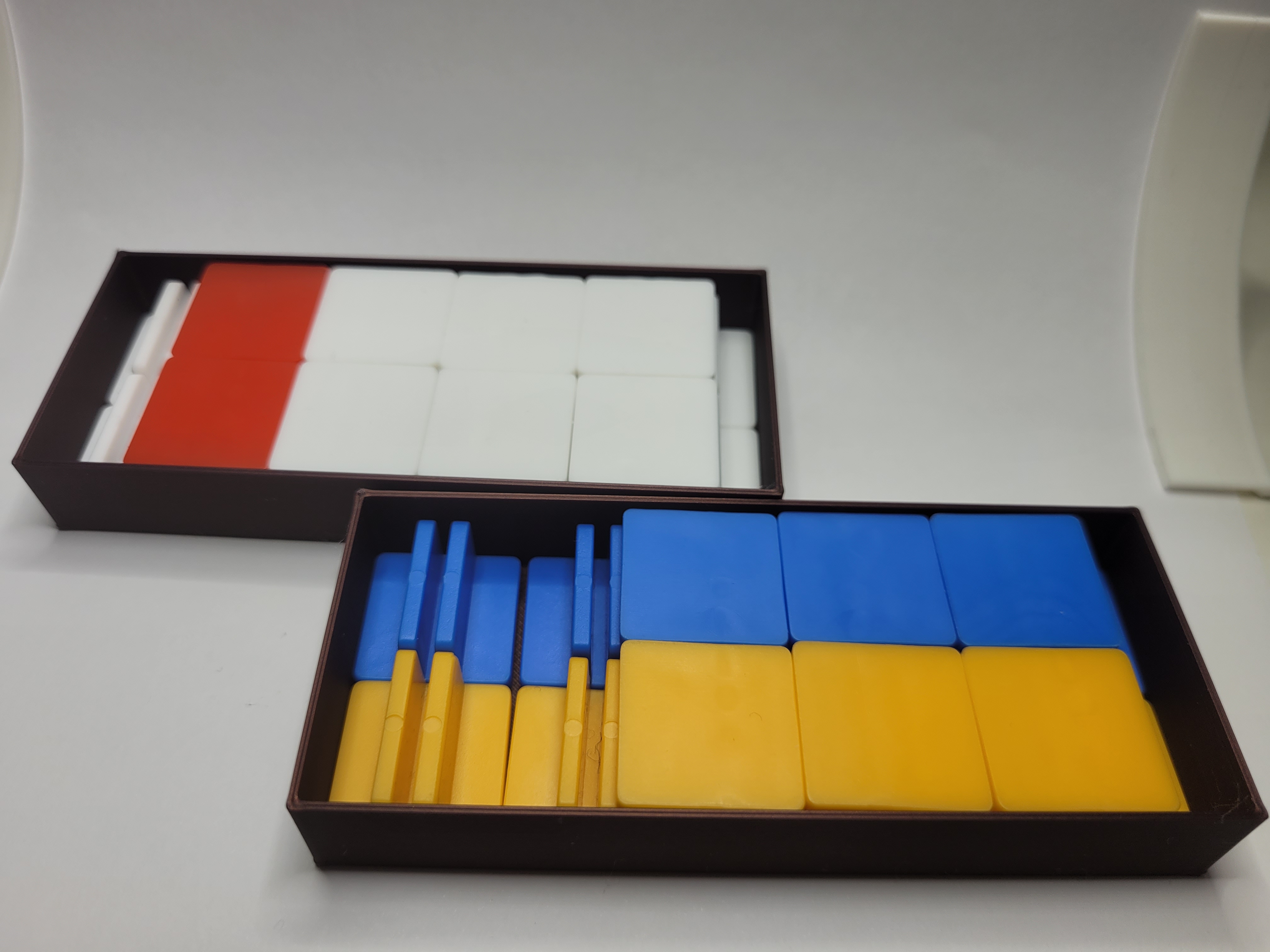Frosthaven standee bases box