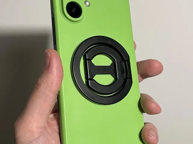 Jolla Phone cTOH-M (clip based back plate with magnetic mount)