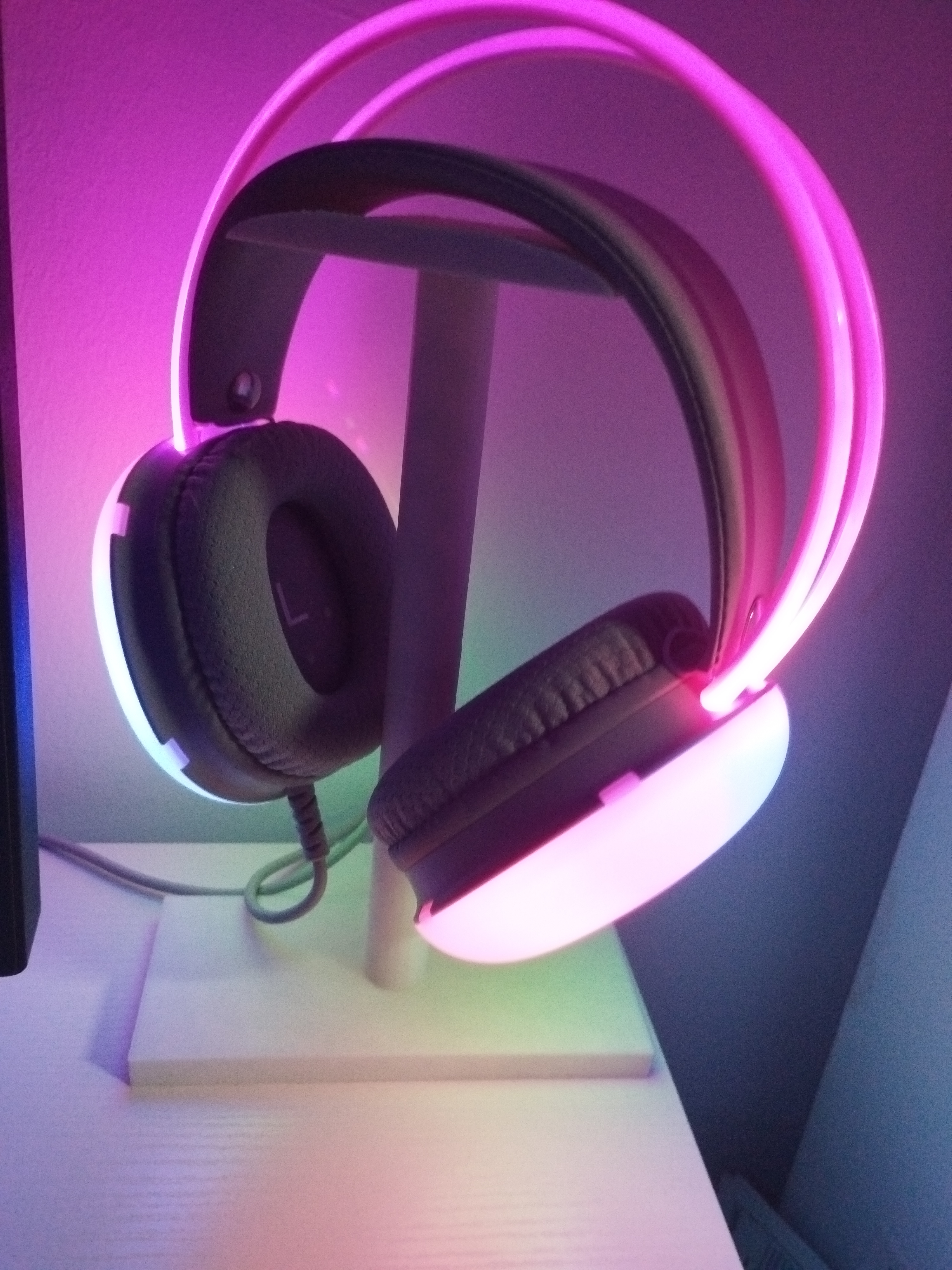 Headphone holder