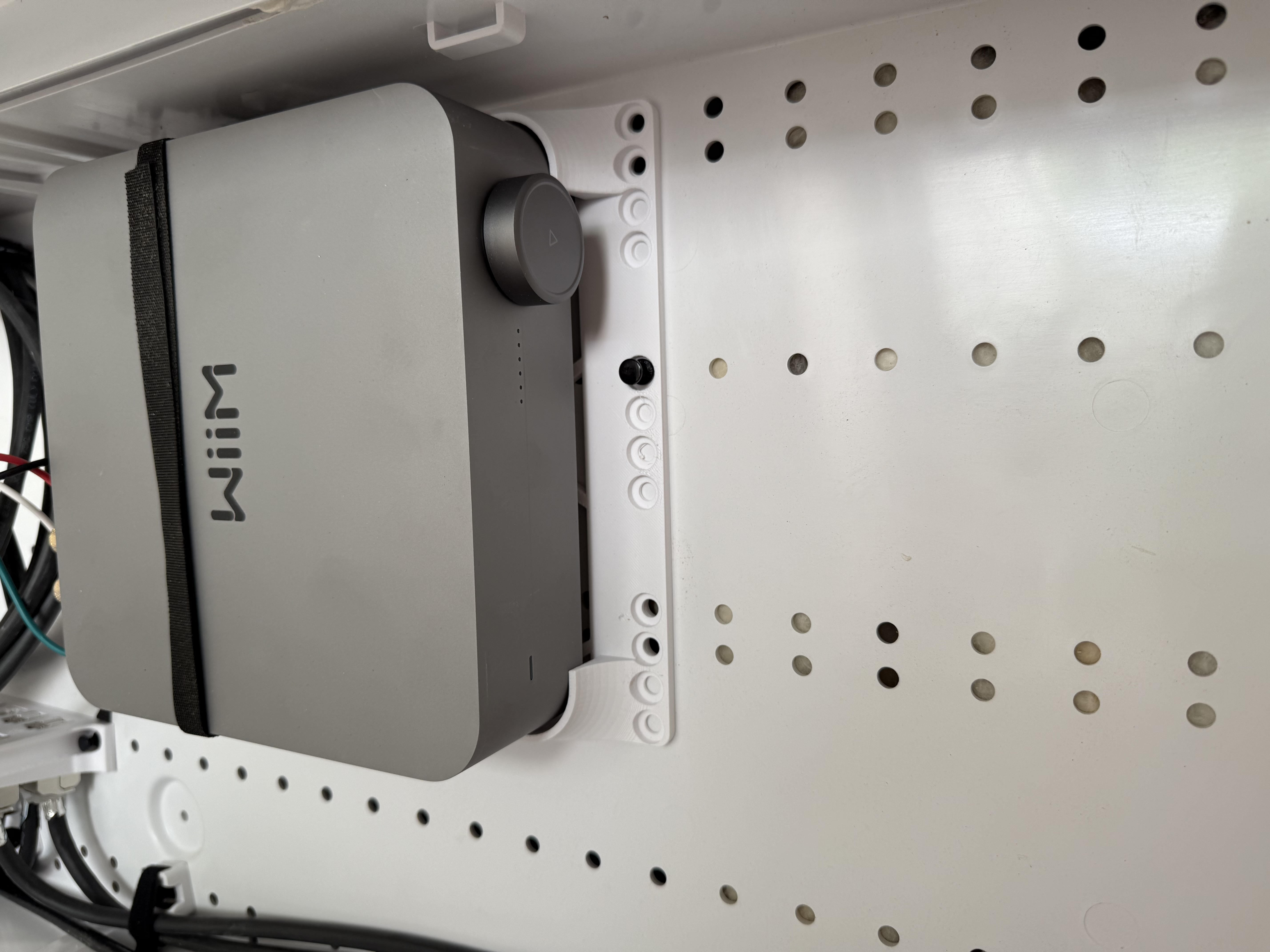 WiiM Amp Mount for Leviton SMC