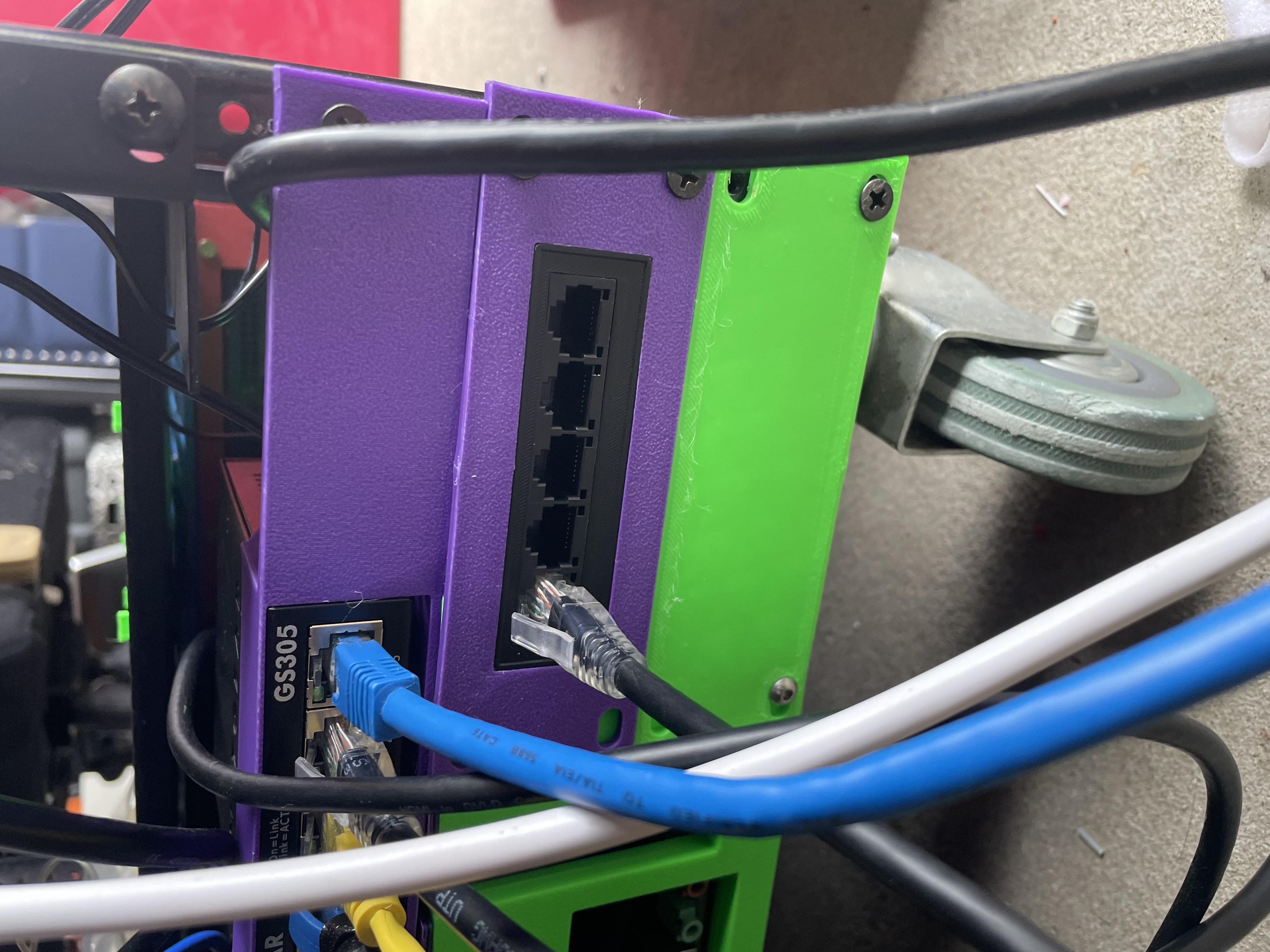 19" to 10" Ugreen 5-port network switch adapter plate