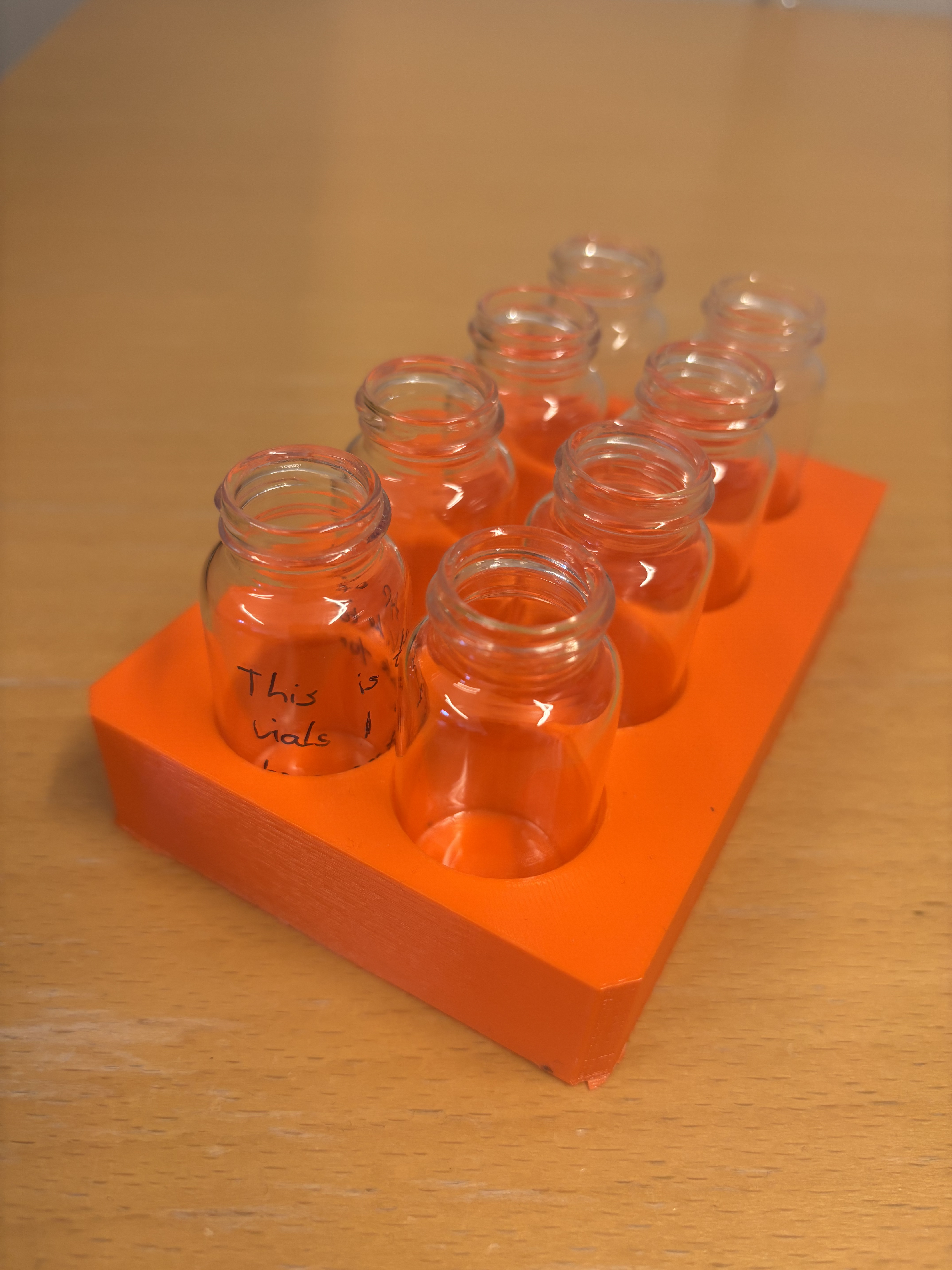 Plate for 20 mL vials