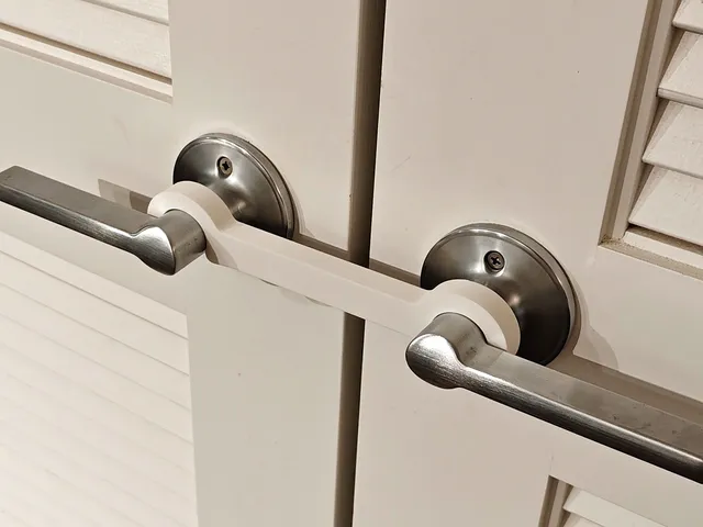 Lever Handle Lock for Double Doors, 24 mm Necks